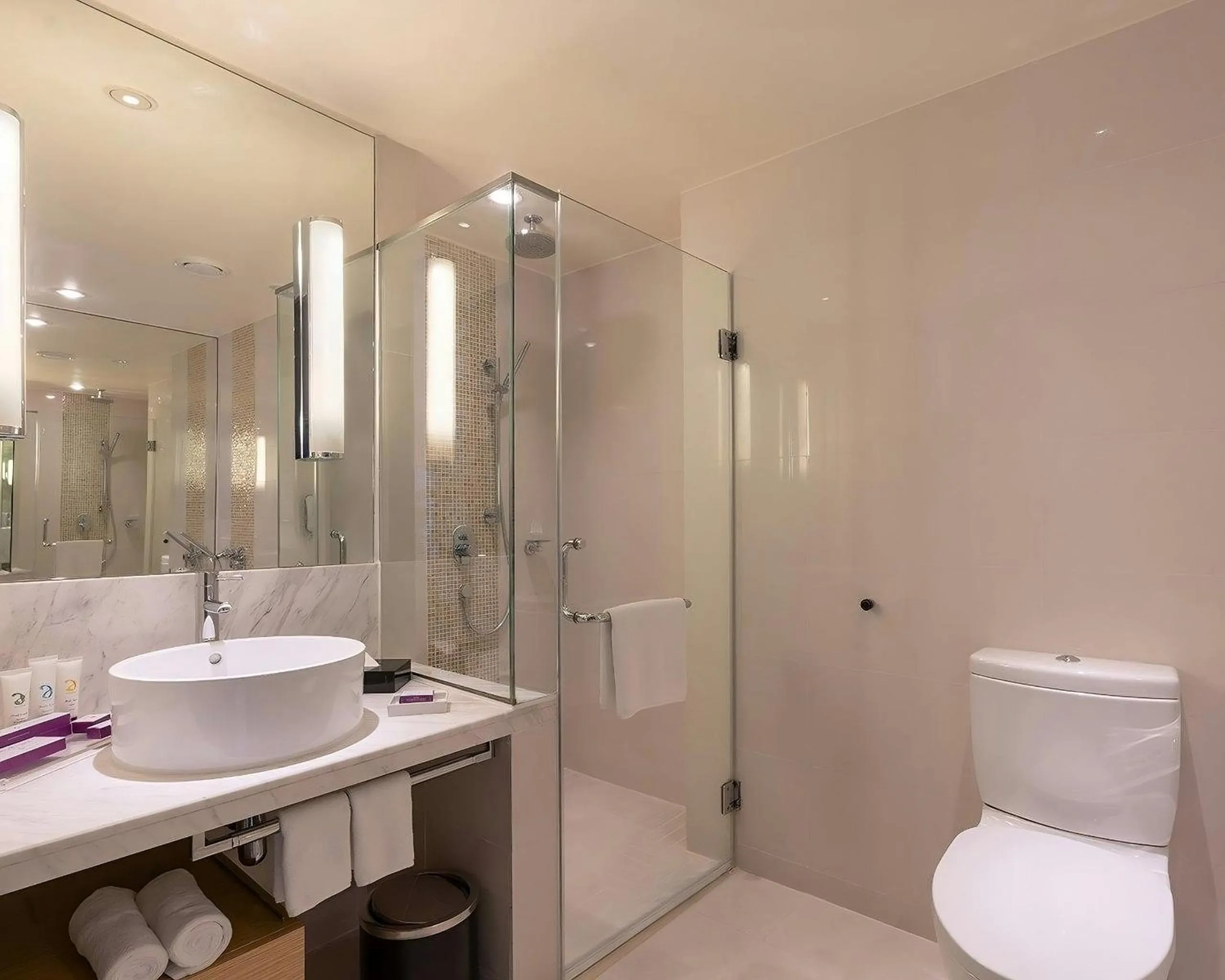 Bathroom in Cinnamon Grand Colombo