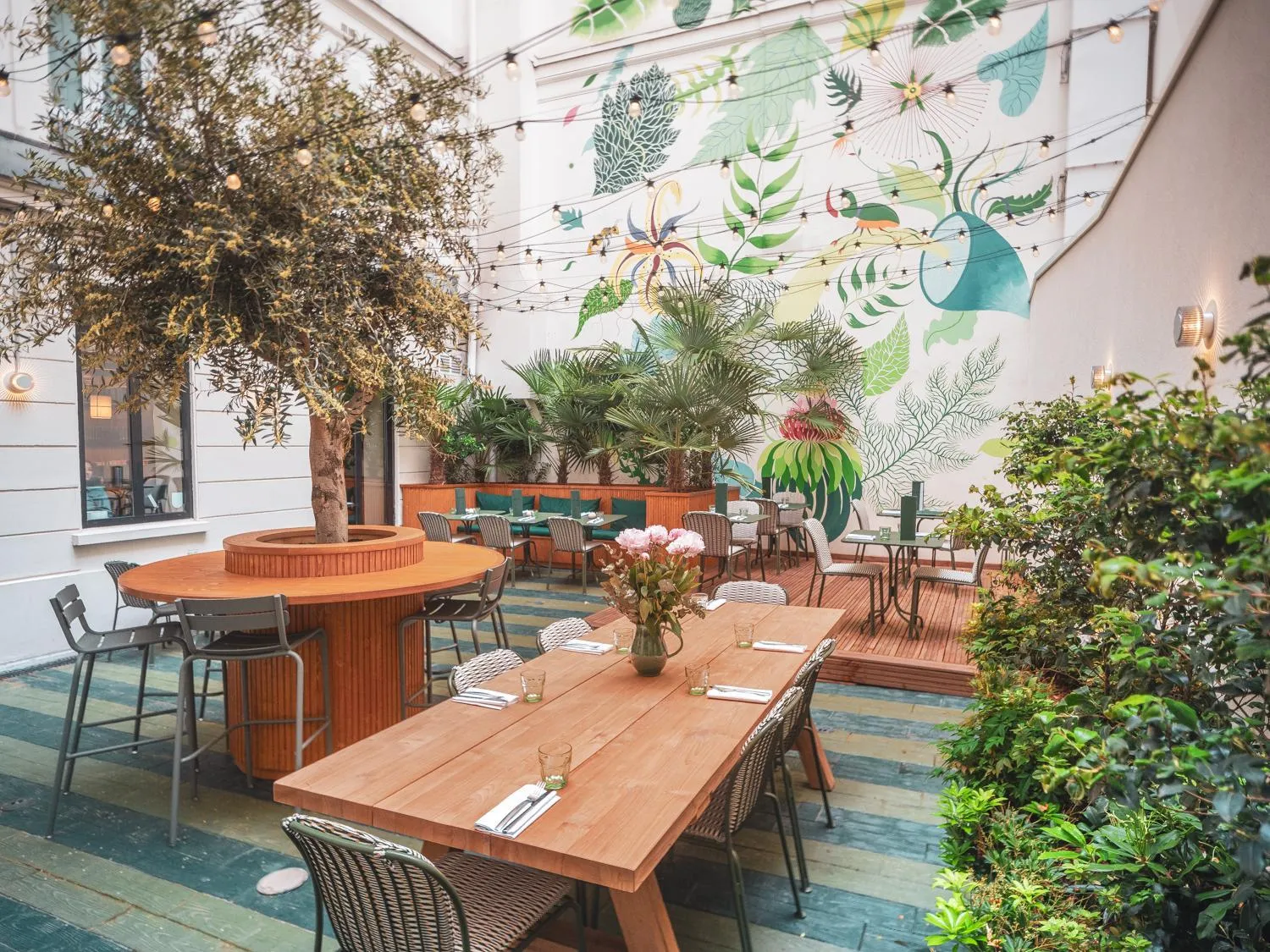 Patio in Hôtel Belleval