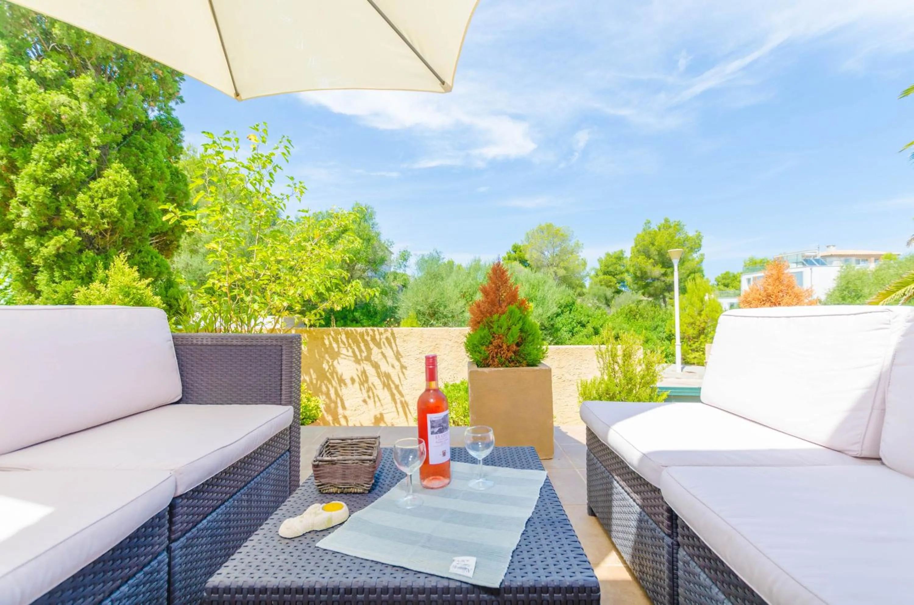 Seating area in Rudy