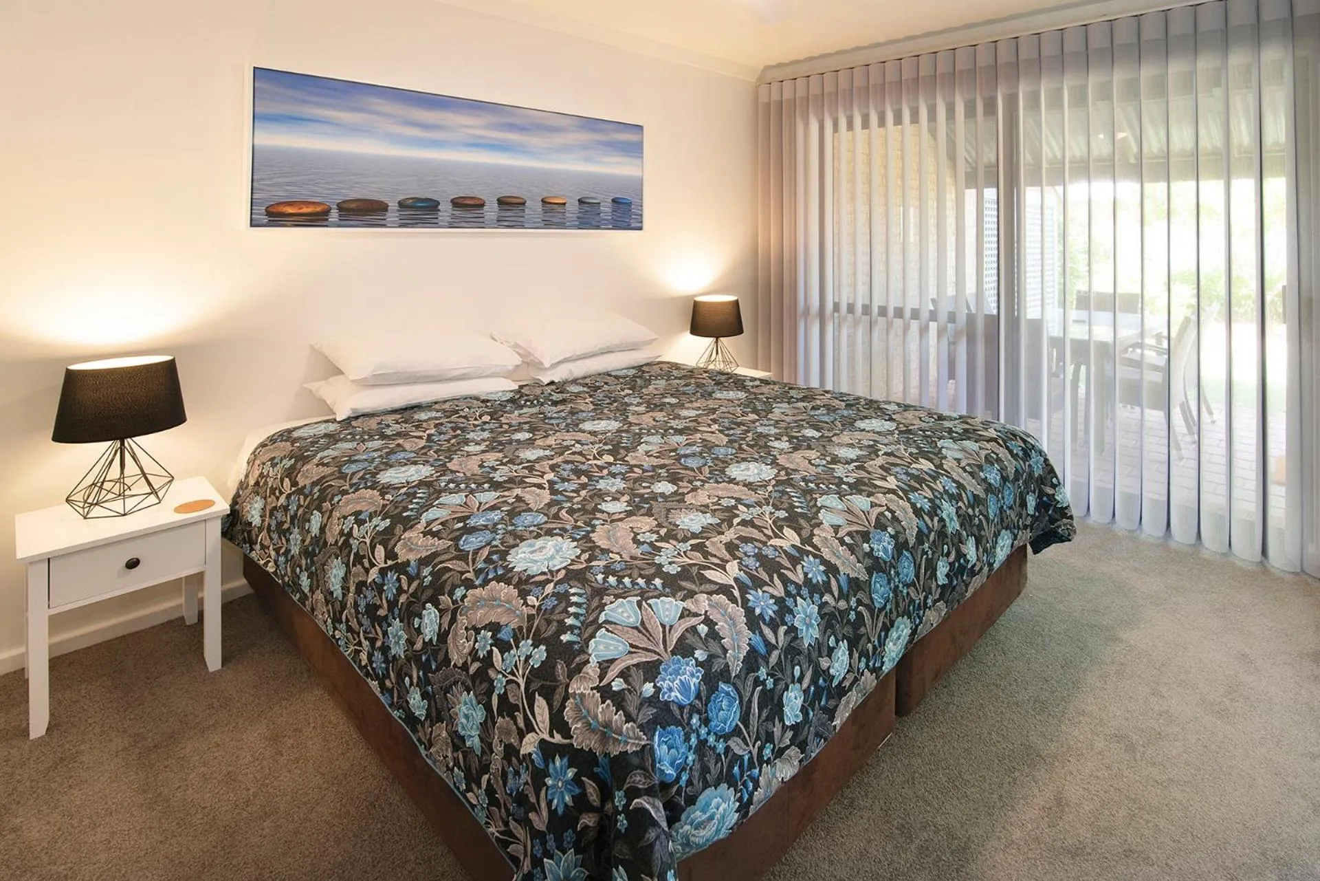 Bed in Bayshore Beachside Resort