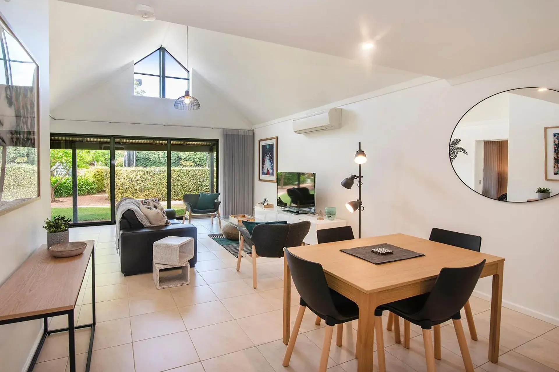 One-Bedroom Villa in Bayshore Beachside Resort One-Bedroom Villa in Bayshore Beachside Resort