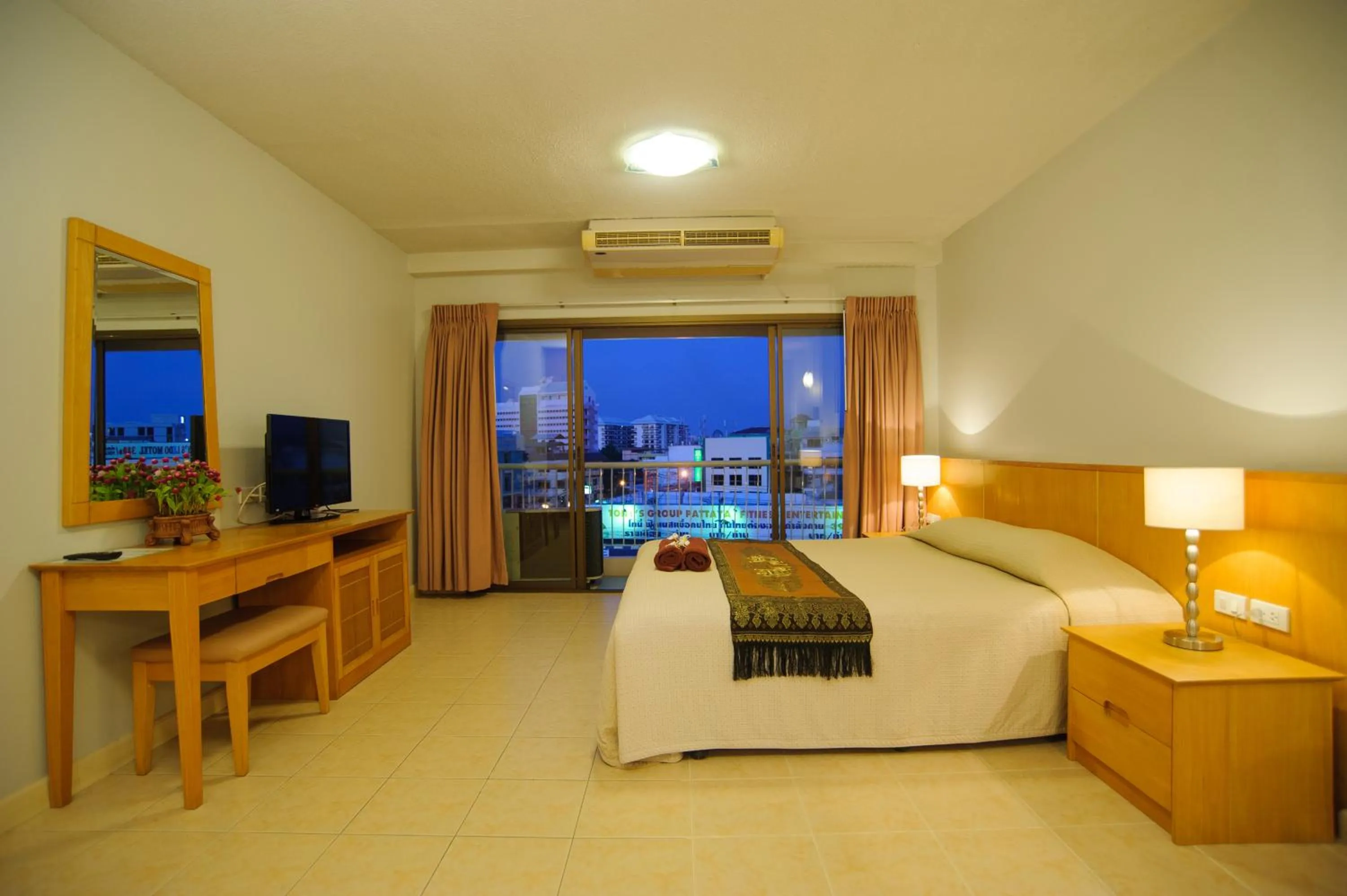 Bedroom in Diamond City Place