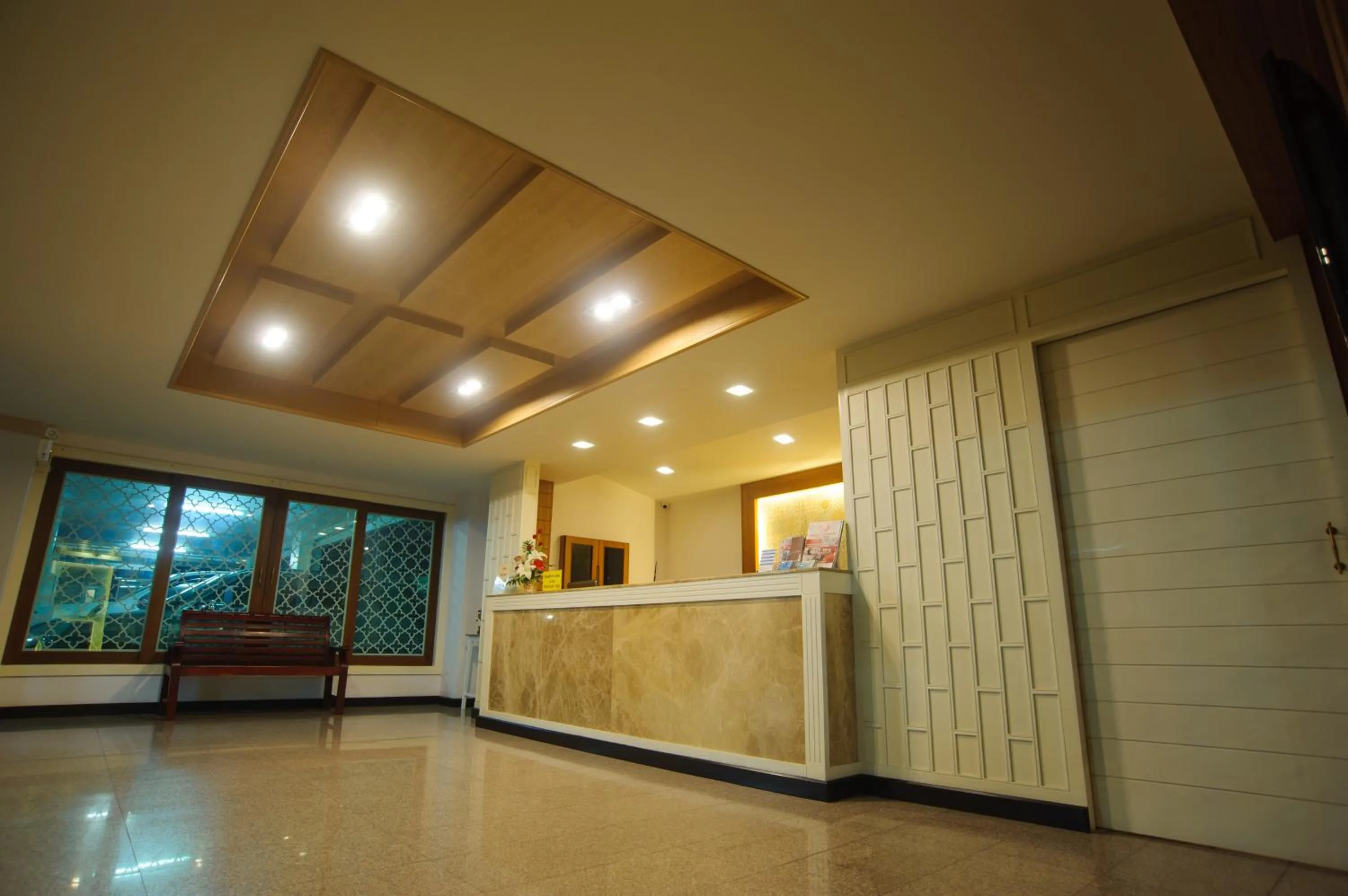 Lobby or reception in Diamond City Place