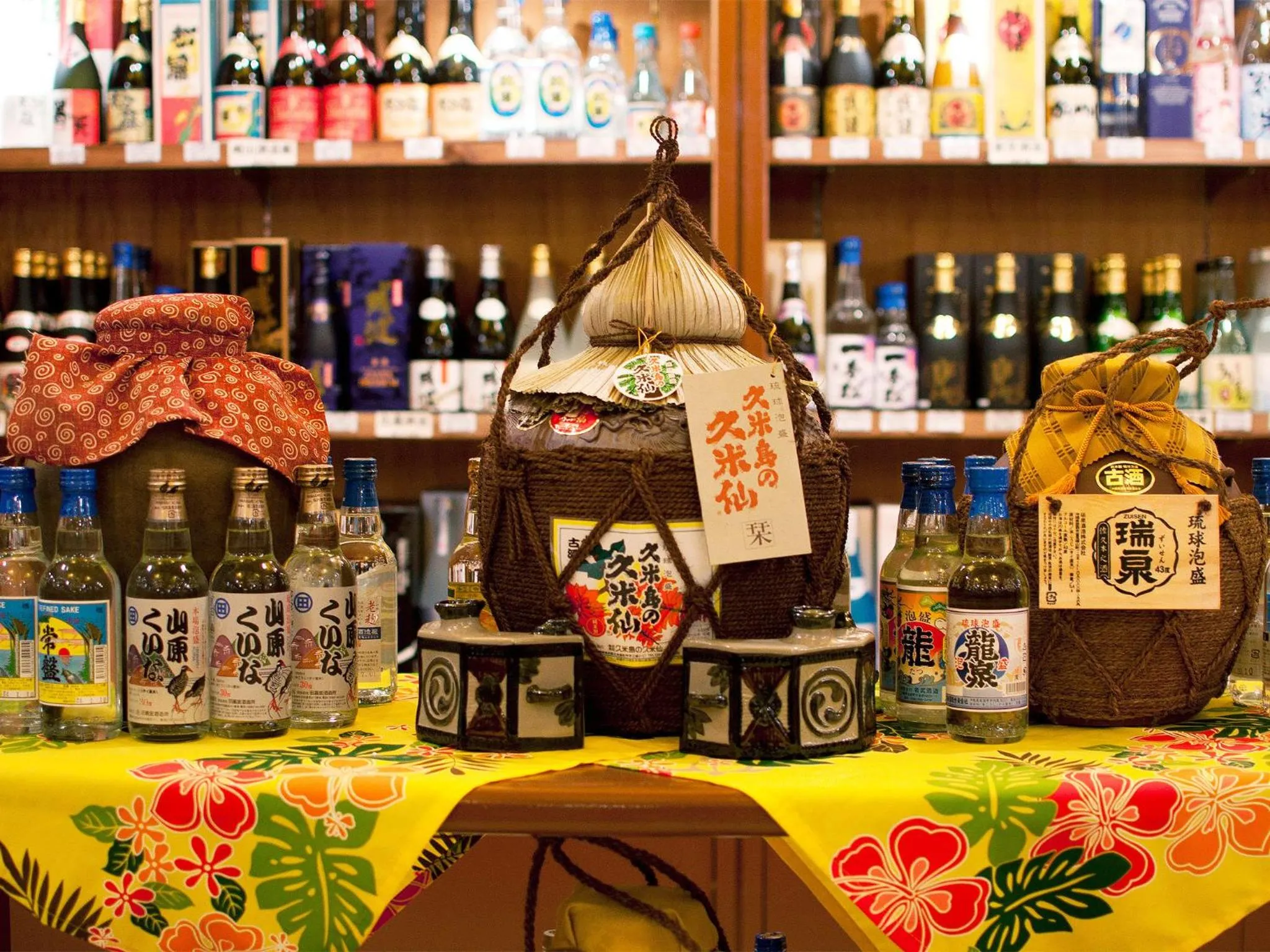 On-site shops in Rizzan Sea Park Hotel Tancha Bay