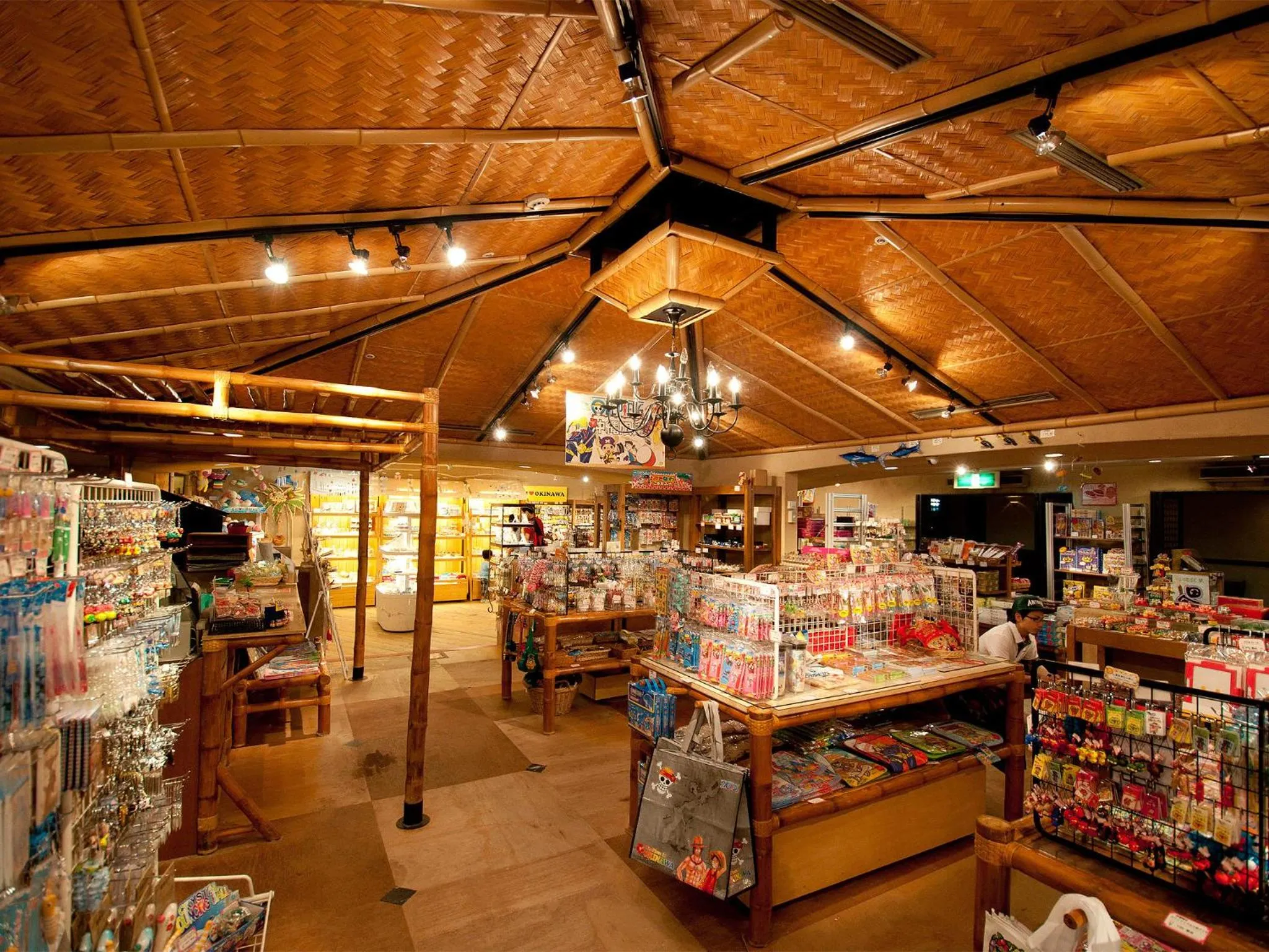 On-site shops in Rizzan Sea Park Hotel Tancha Bay