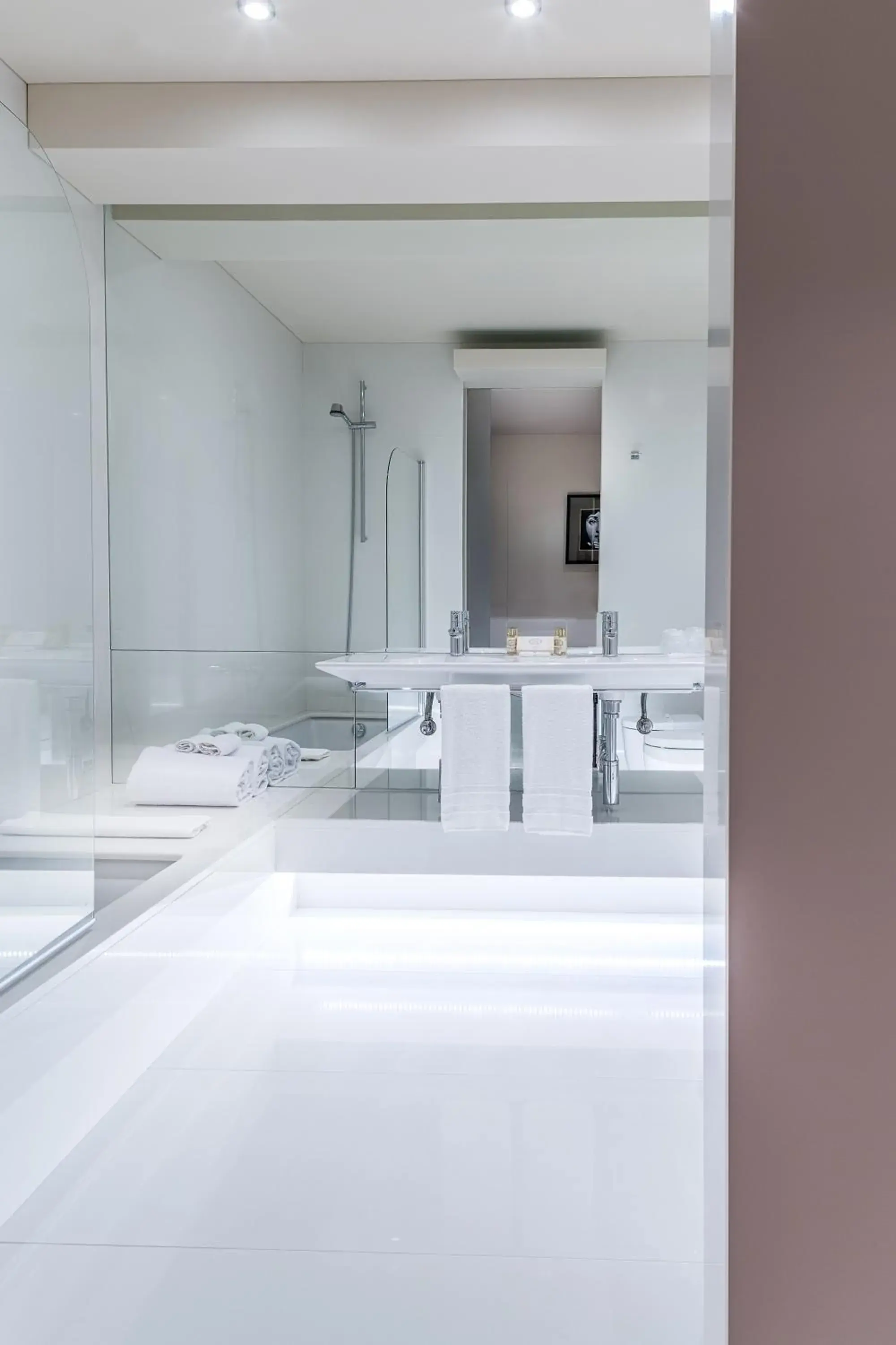 Double Room - single occupancy in 4615 Hotel Double Room - single occupancy in 4615 Hotel