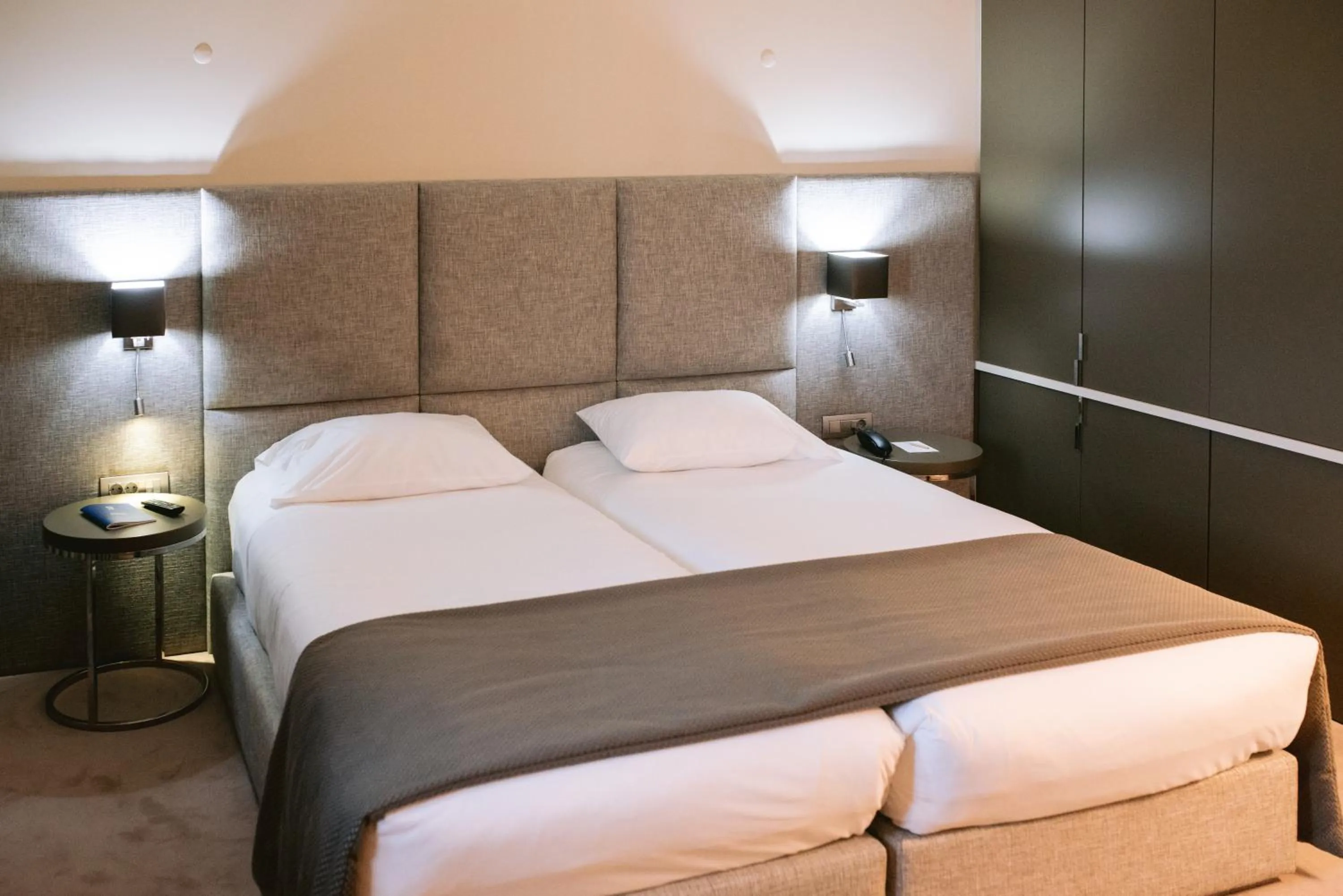 Bedroom, Bed in 4615 Hotel