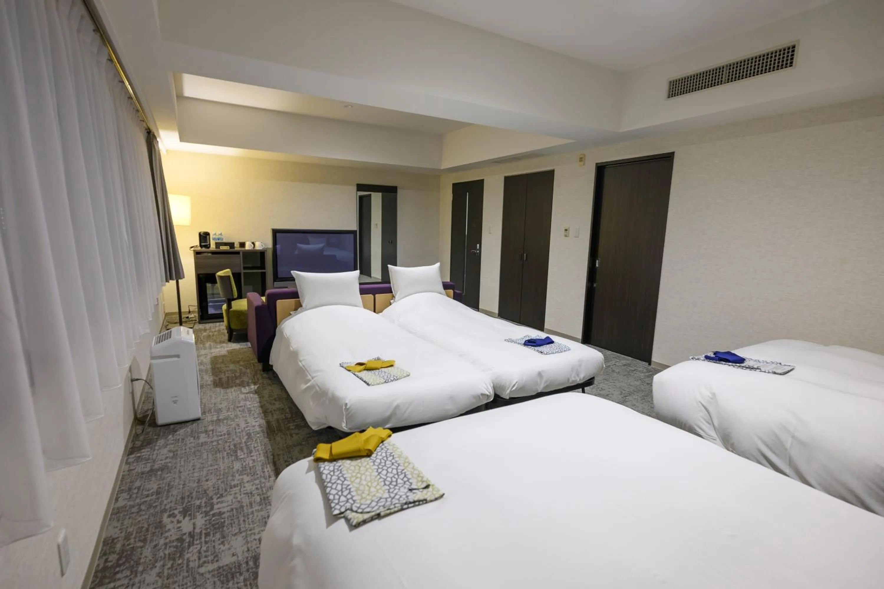 Bedroom, Bed in Hotel Kanazawa