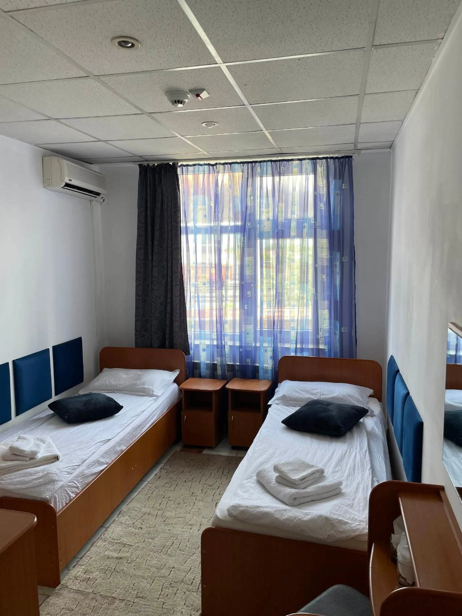 Bed in Motel Maestro