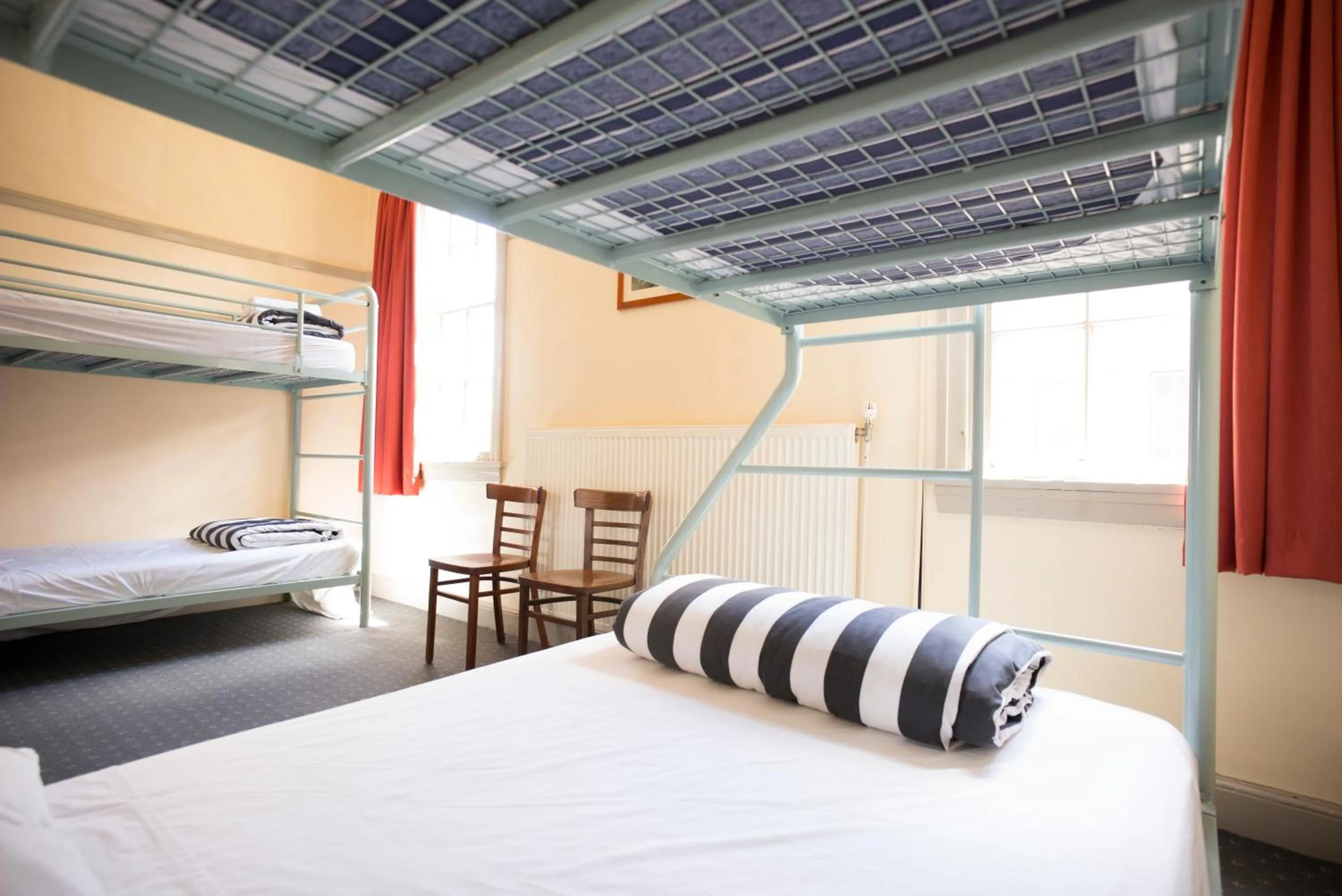 Bedroom, Bed in YHA Blue Mountains Katoomba