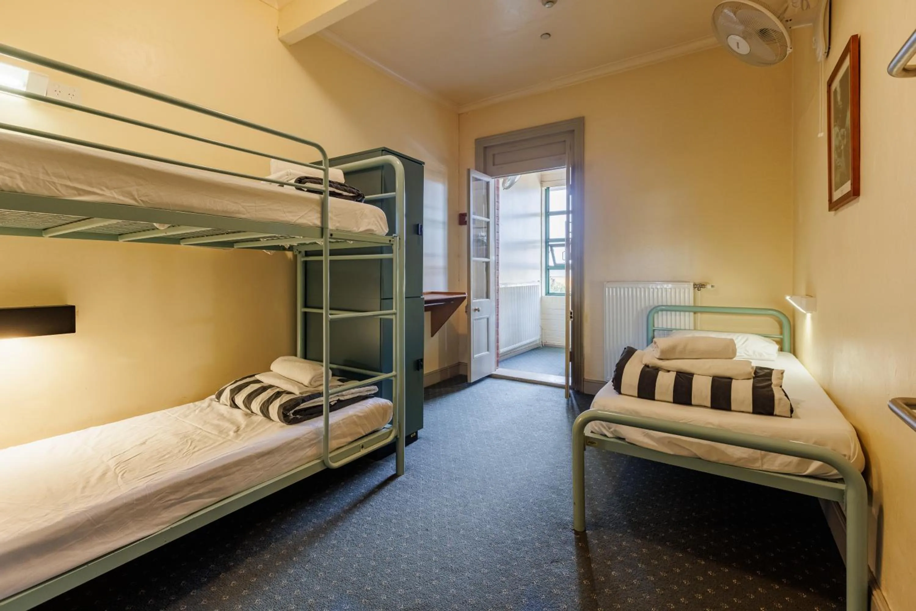 Bedroom, Bed in YHA Blue Mountains Katoomba