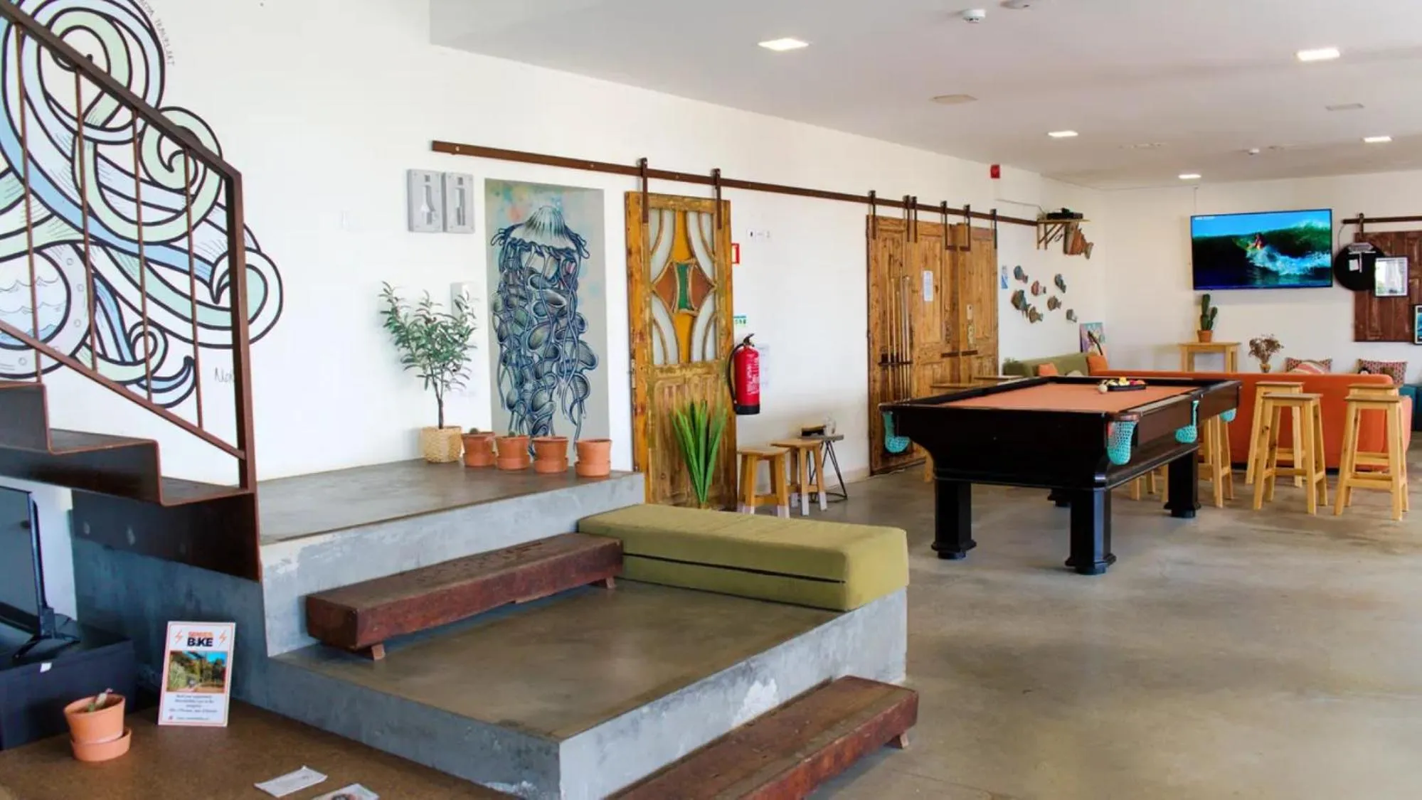 TV and multimedia in WOT Ericeira Surf Social