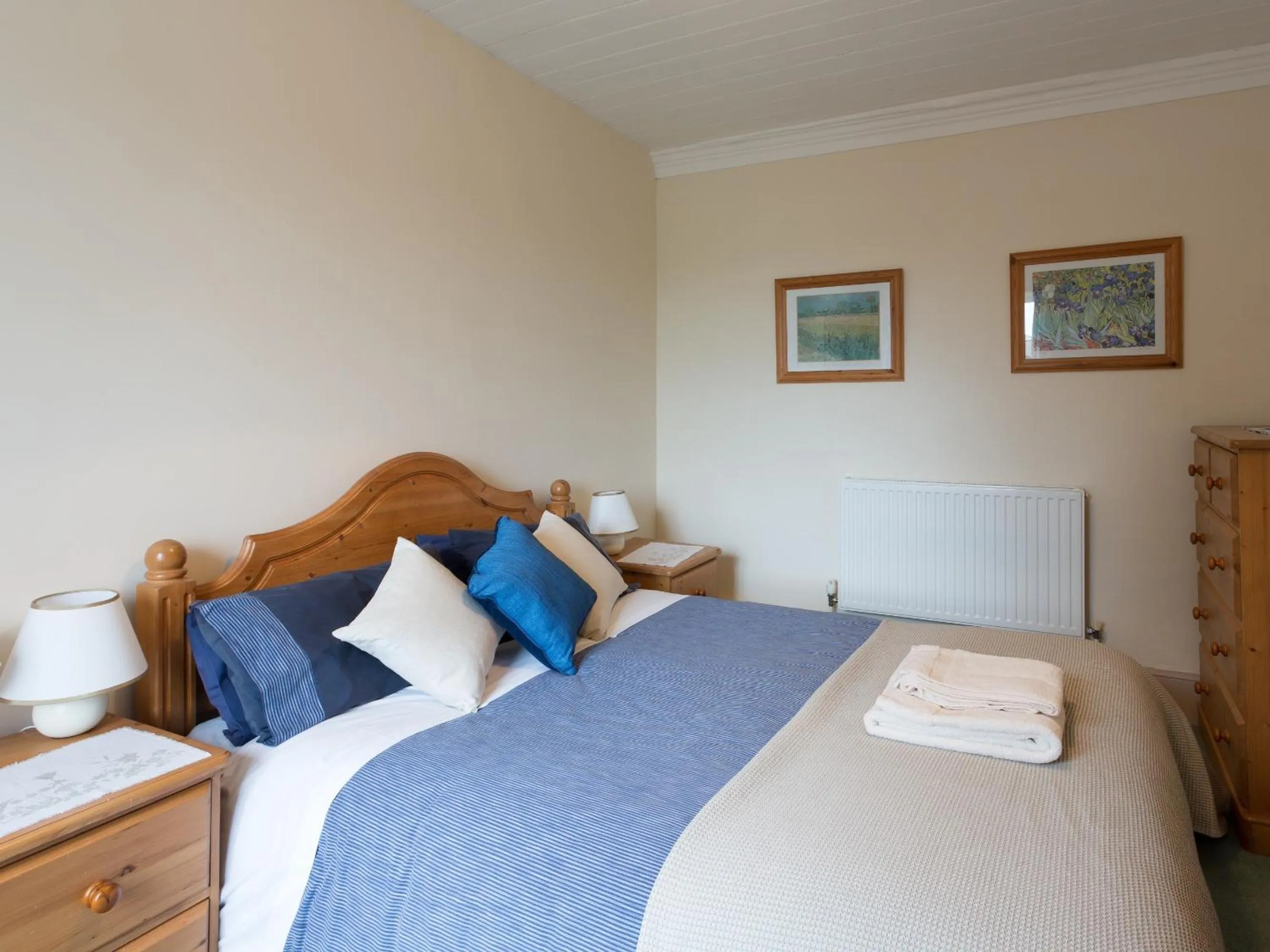 Bedroom, Bed in The Cottage Marshwood Farm