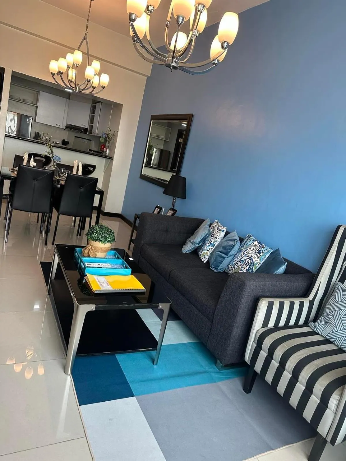 Living room in Suites de Marina Manila with Netflix