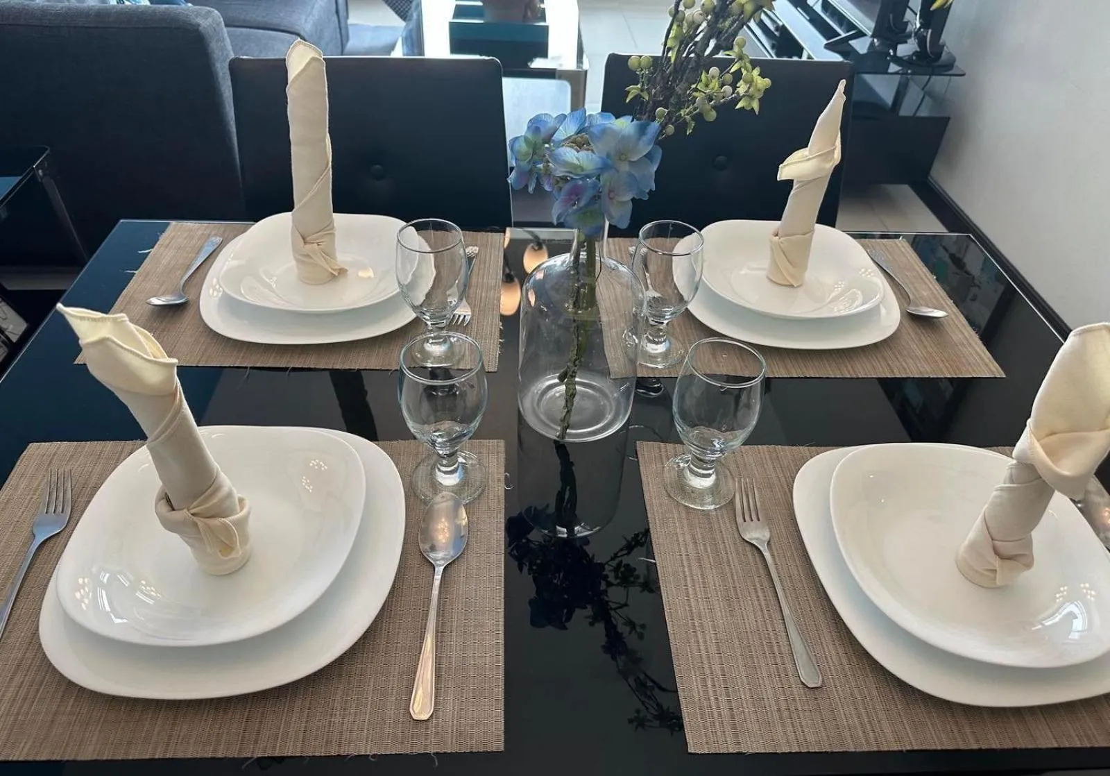 Dining area in Suites de Marina Manila with Netflix