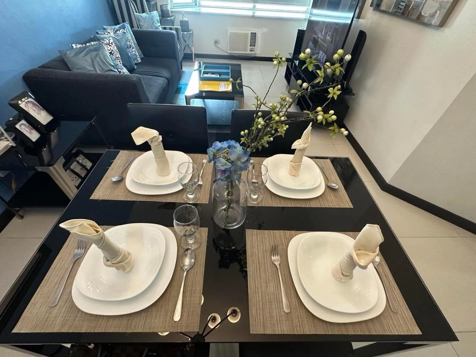 Living room in Suites de Marina Manila with Netflix