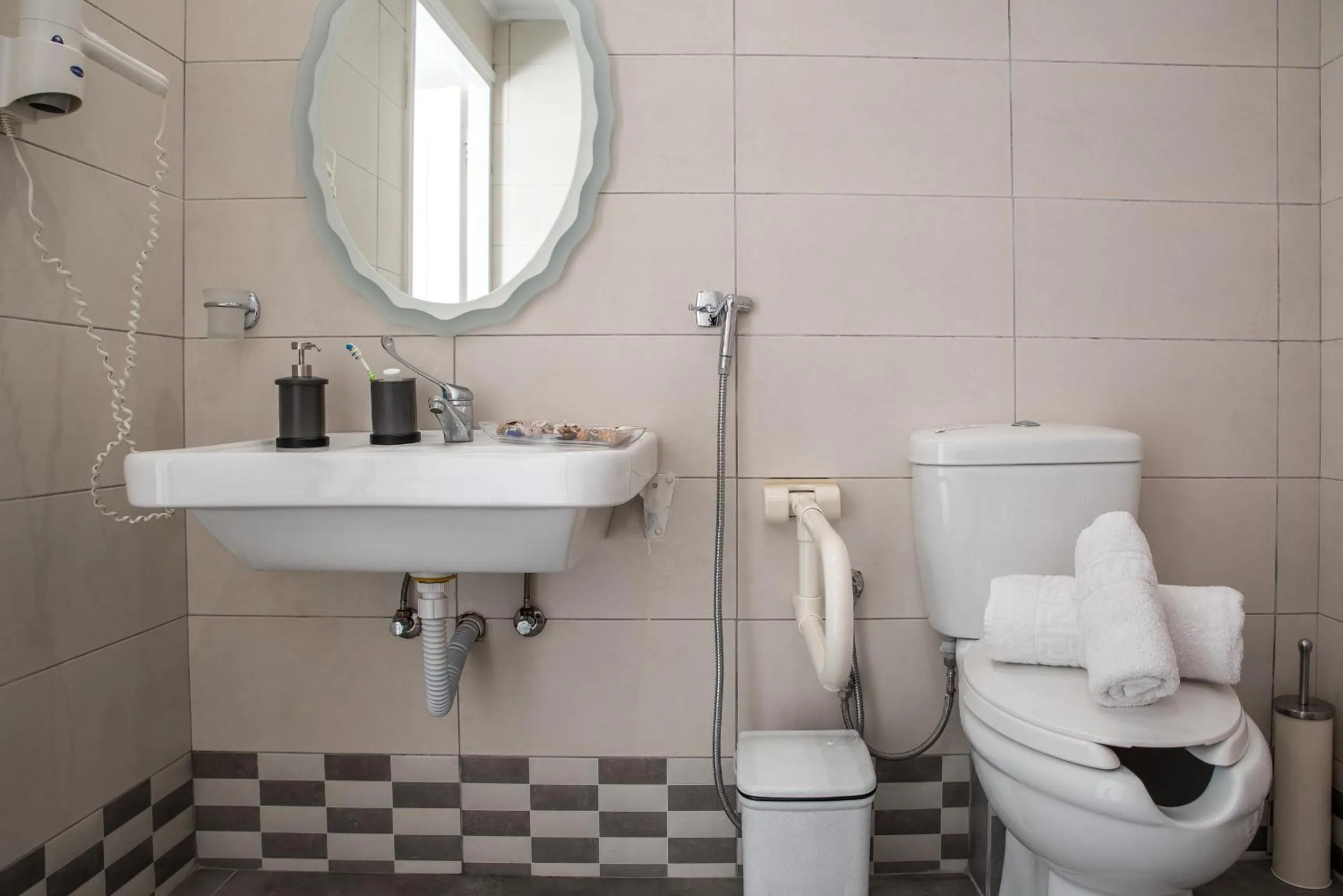 Bathroom in Tom & John Center