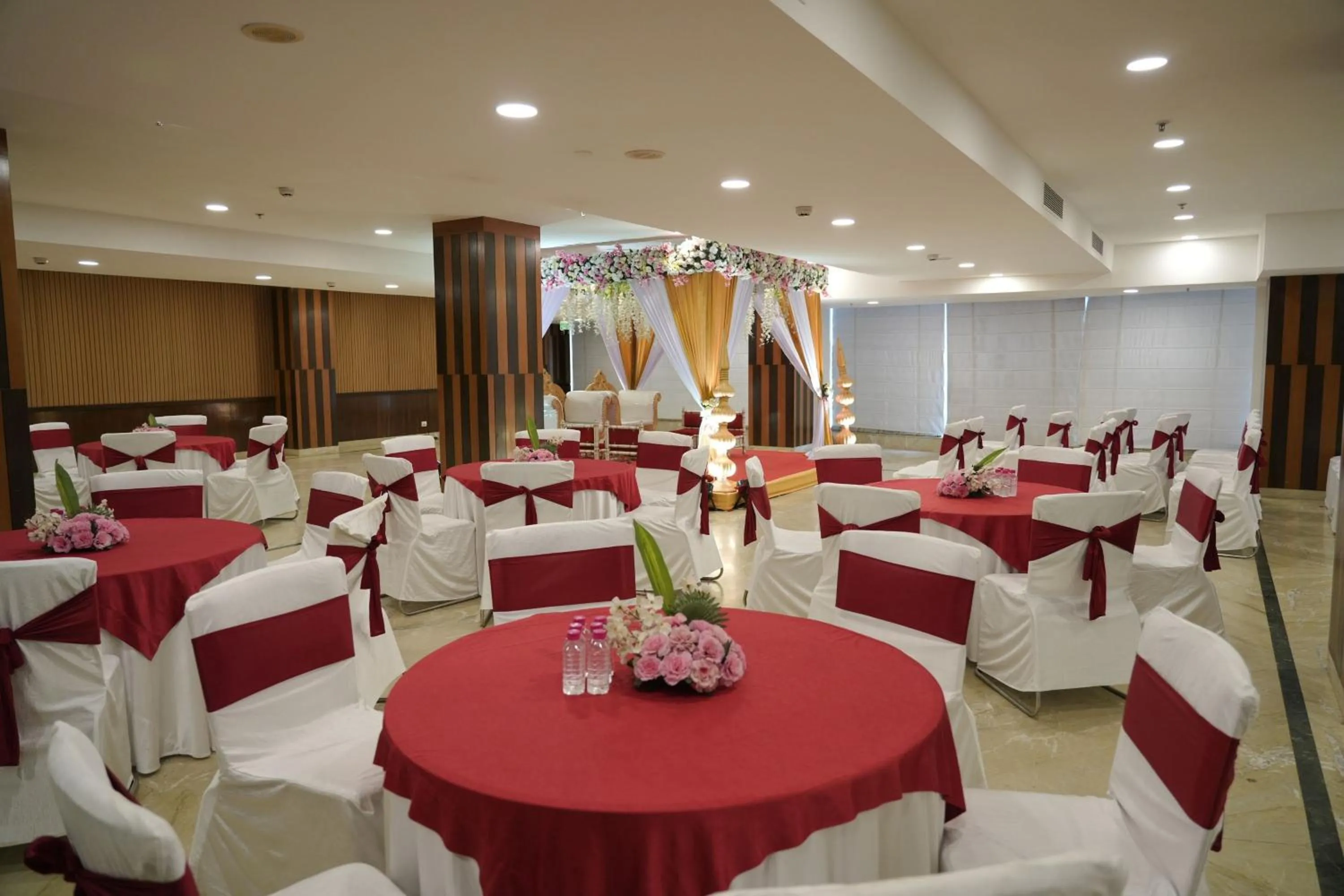 Meeting/conference room in Four Points by Sheraton Vadodara