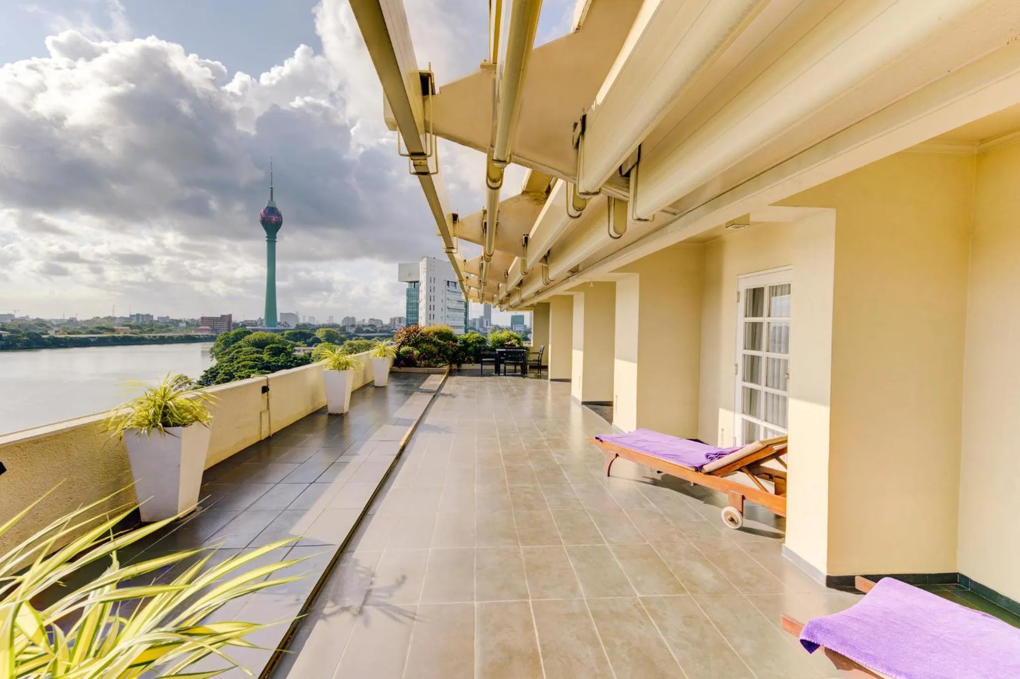 Property building in Cinnamon Lakeside