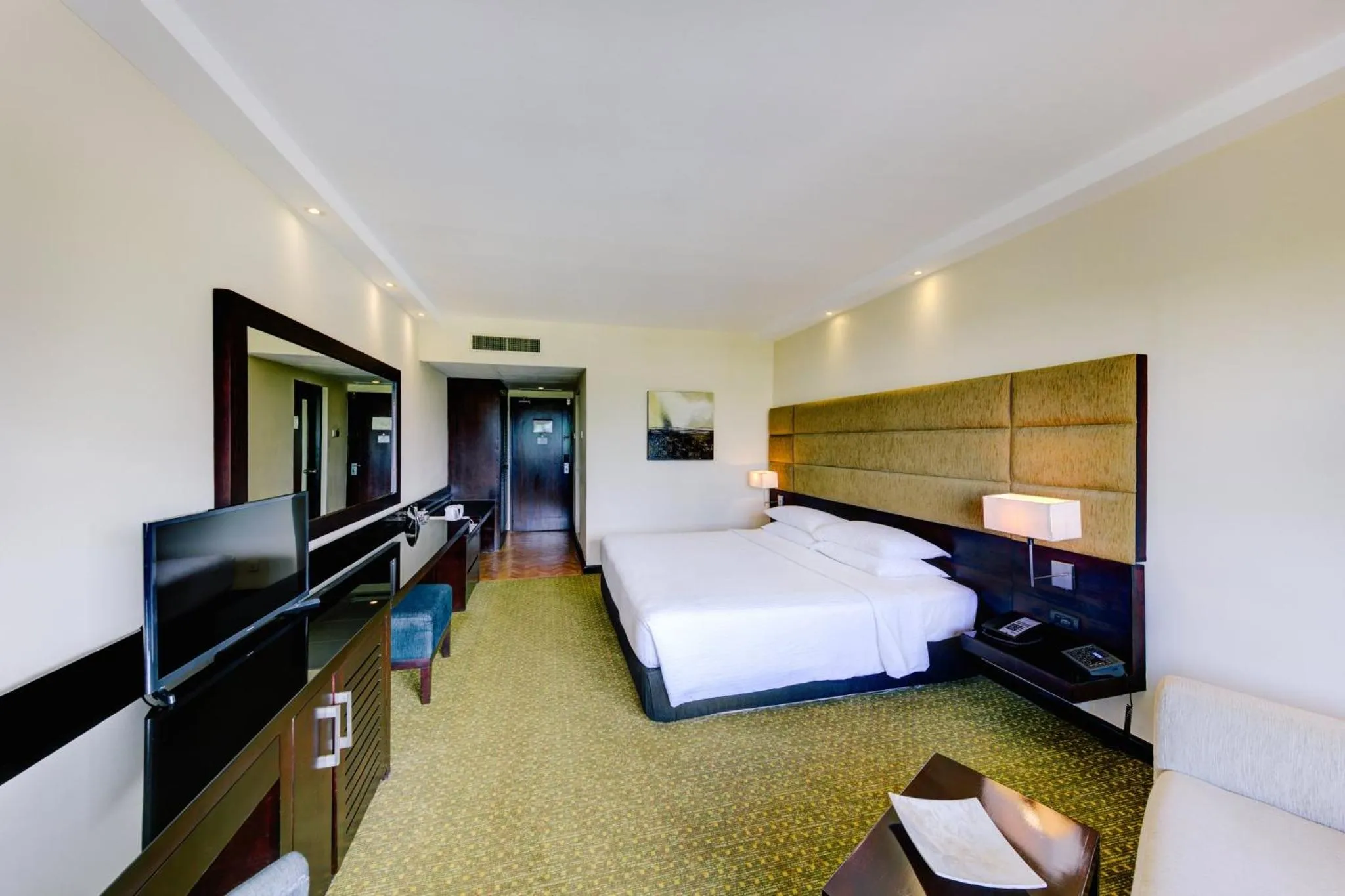 Bedroom, Bed in Cinnamon Lakeside