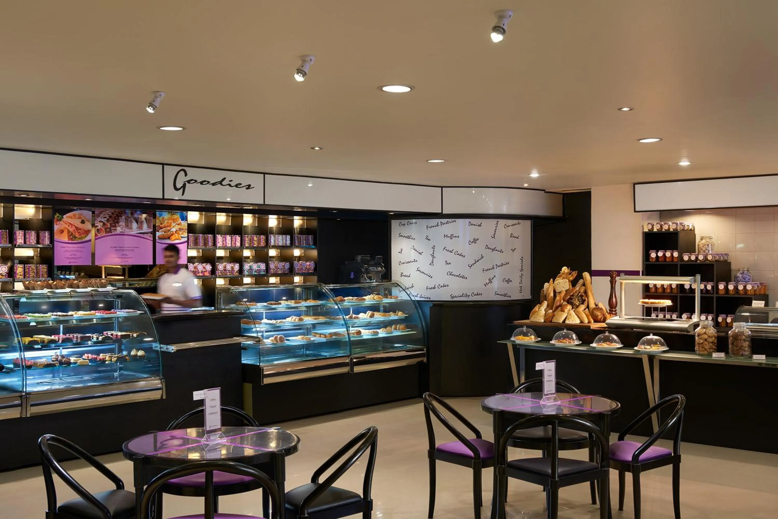 Restaurant/places to eat in Cinnamon Lakeside