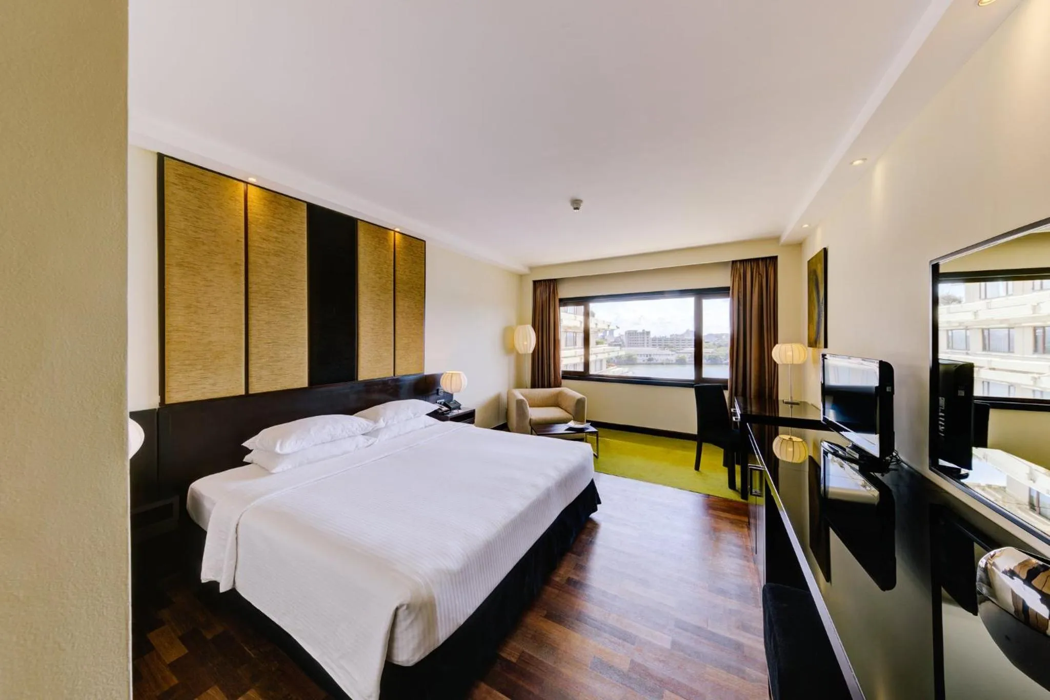 Bedroom, Bed in Cinnamon Lakeside