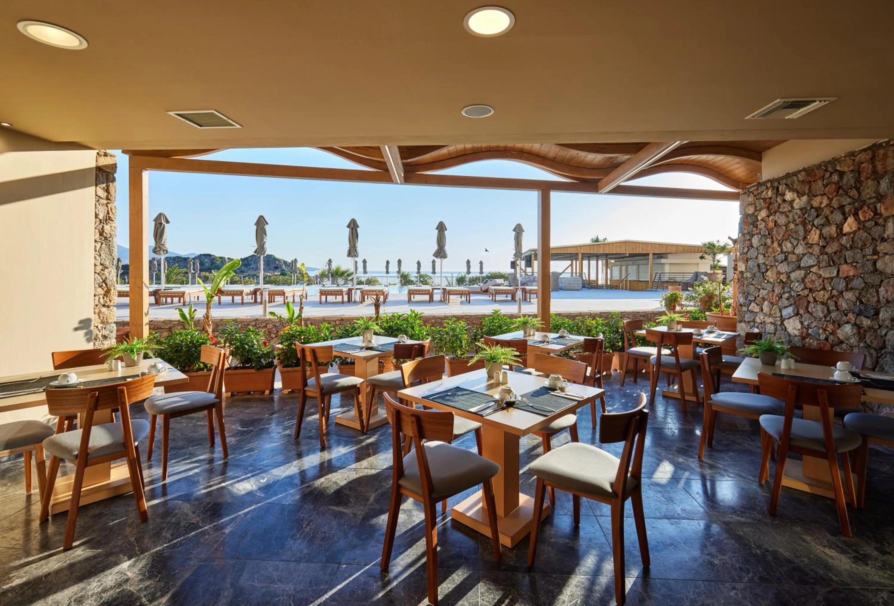 Restaurant/places to eat in Blue Marine Resort and Spa Hotel