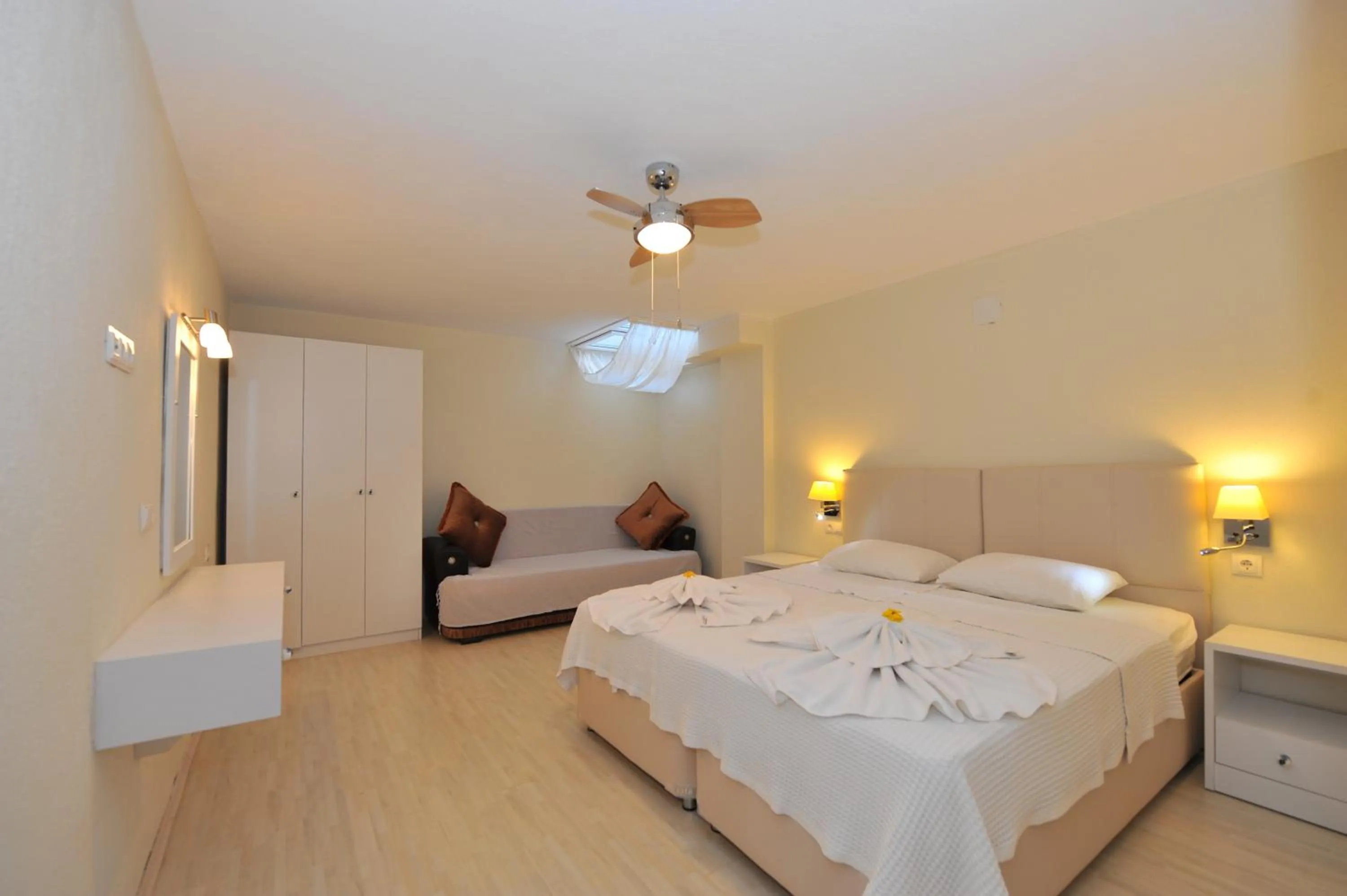 Bedroom, Bed in Grenadine Lodge