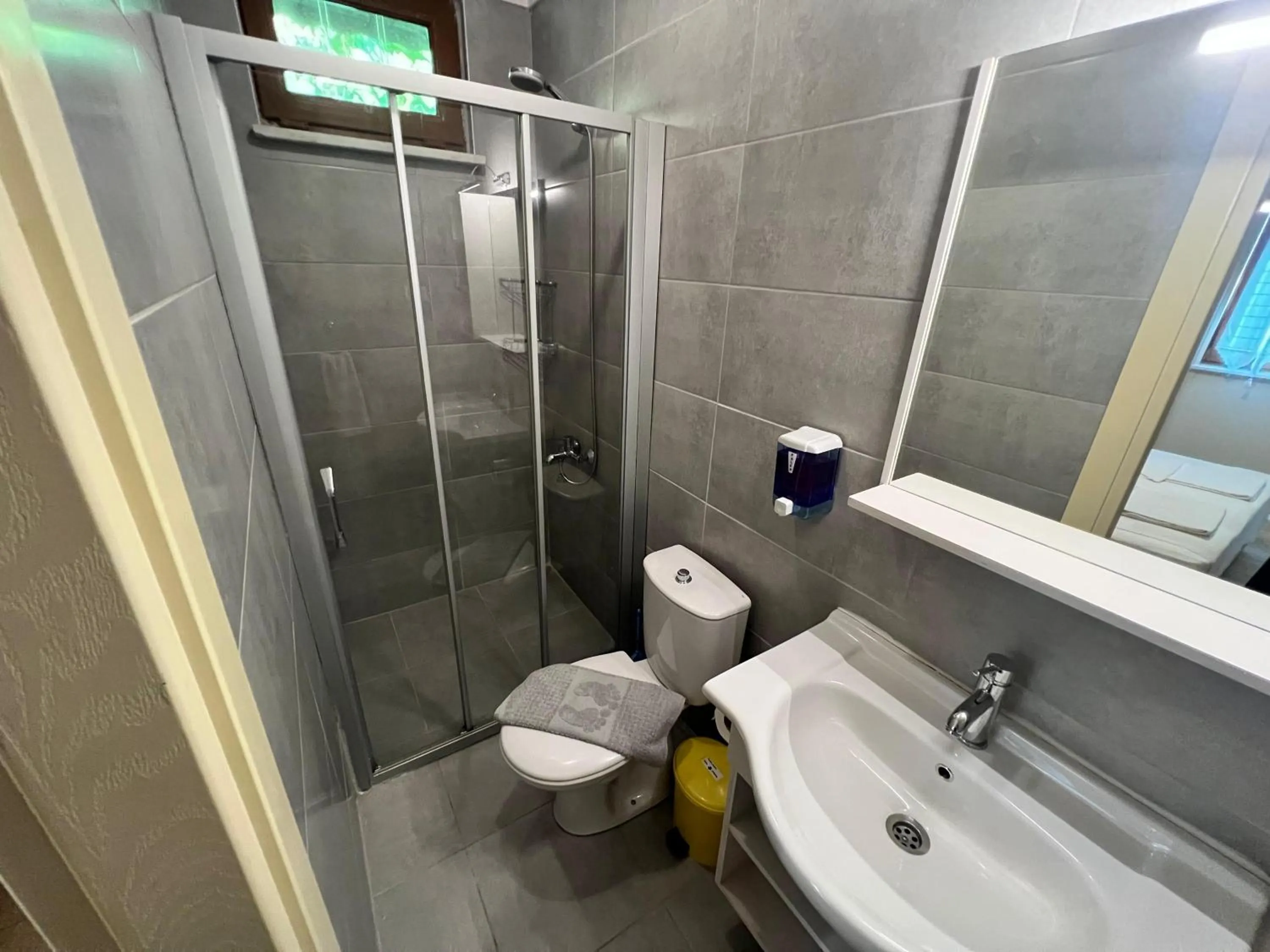 Bathroom in Grenadine Lodge