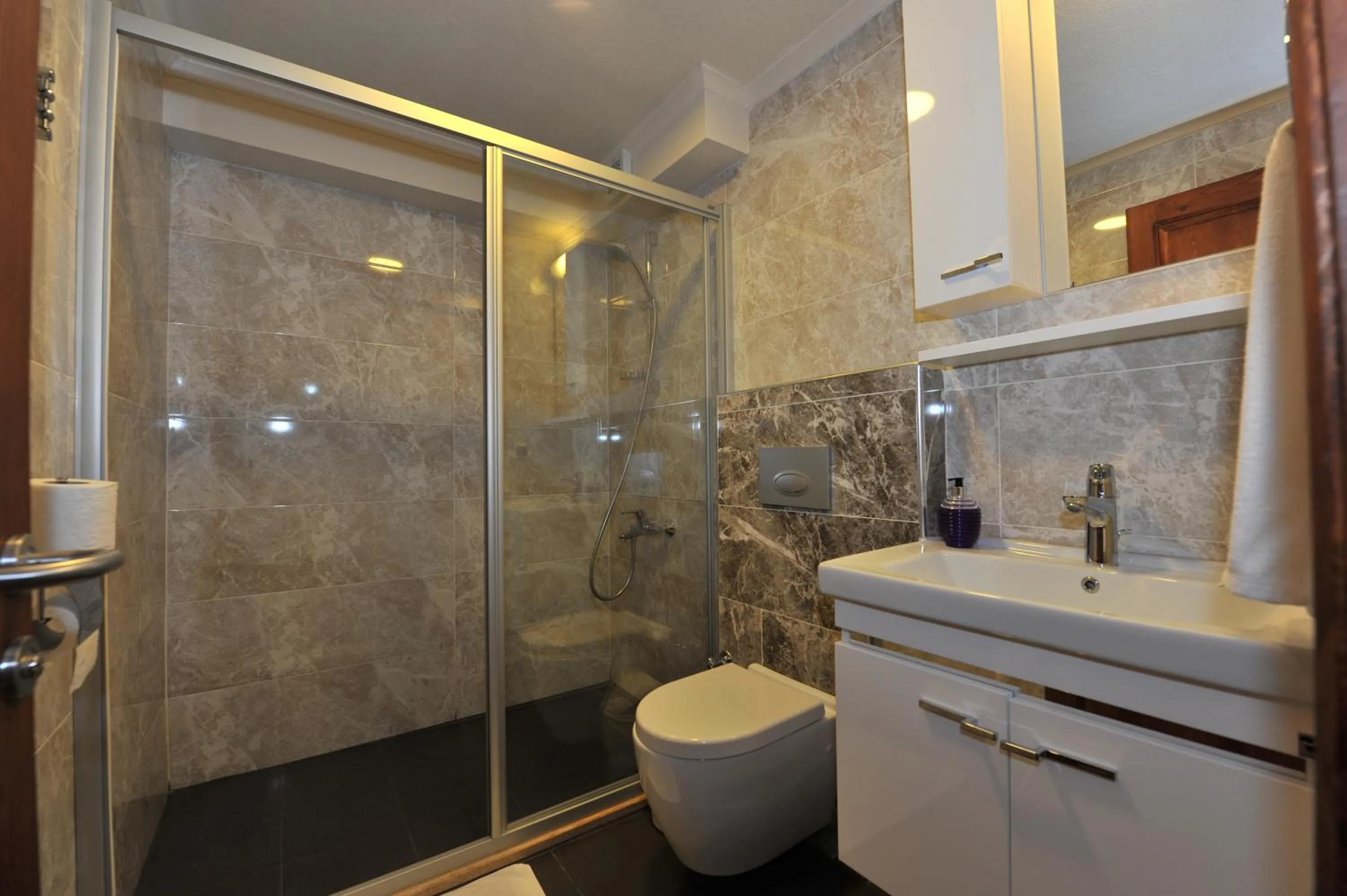 Bathroom in Grenadine Lodge