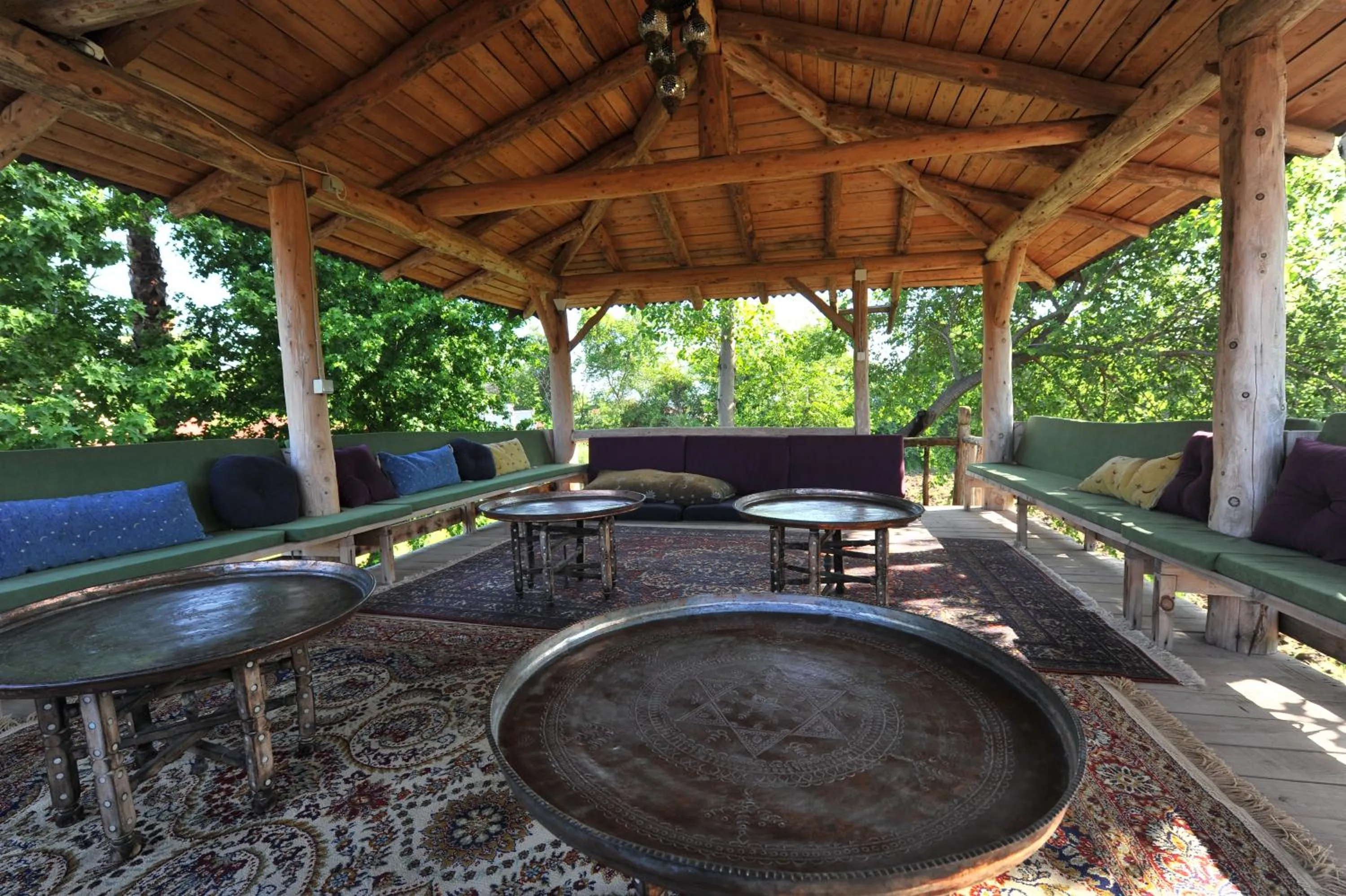 Communal lounge/ TV room in Grenadine Lodge