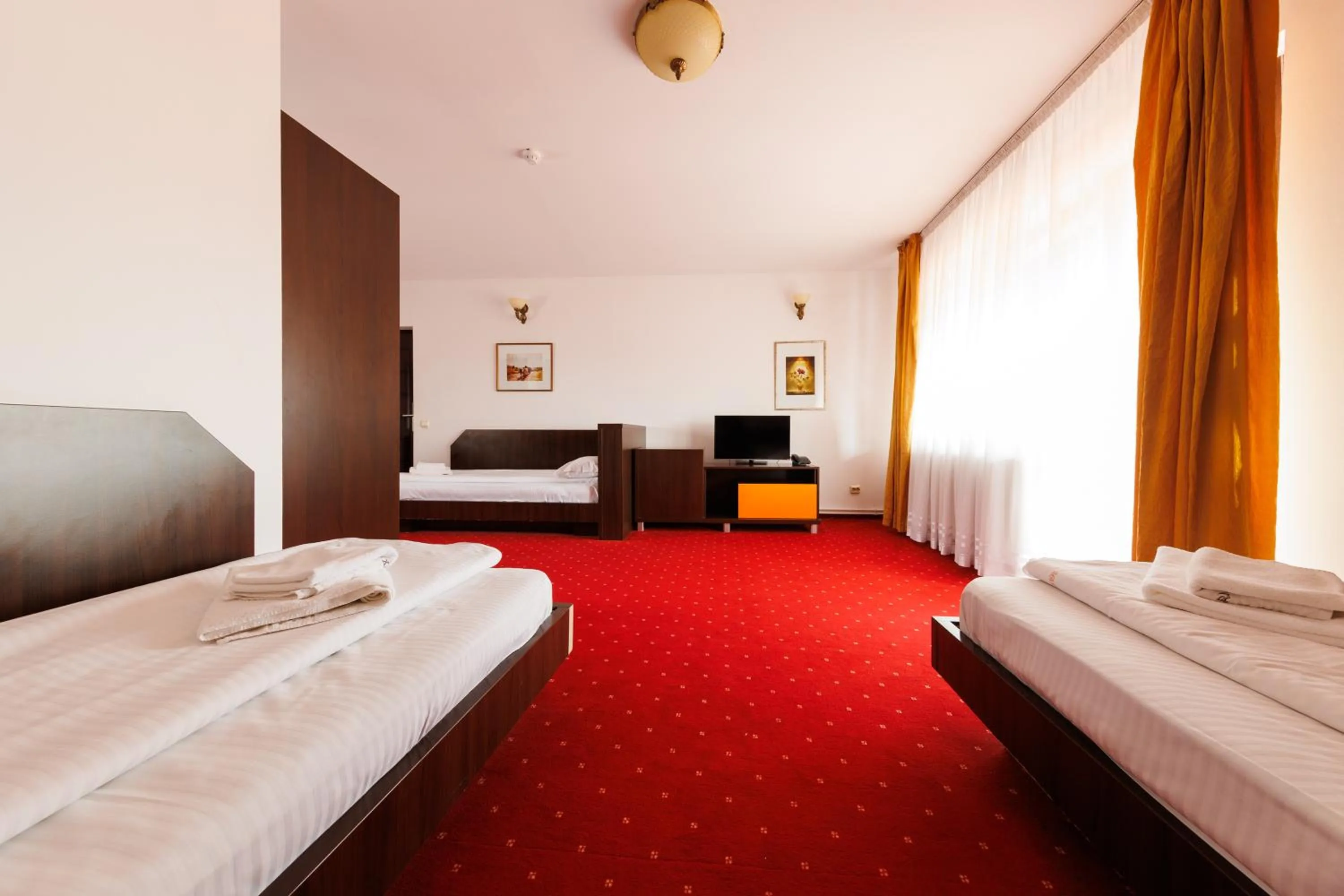 Bed in Complex Turistic Max International