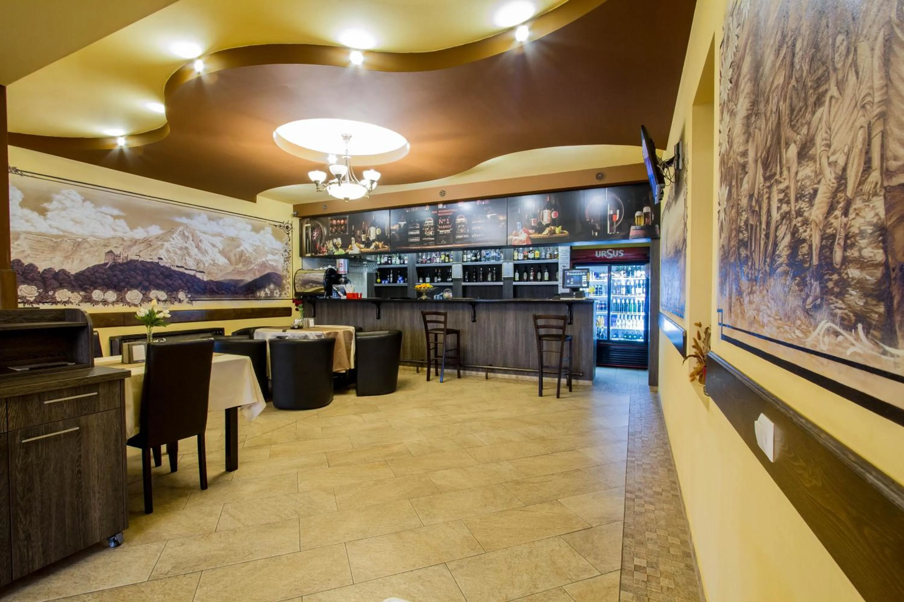 Restaurant/places to eat in Complex Turistic Max International