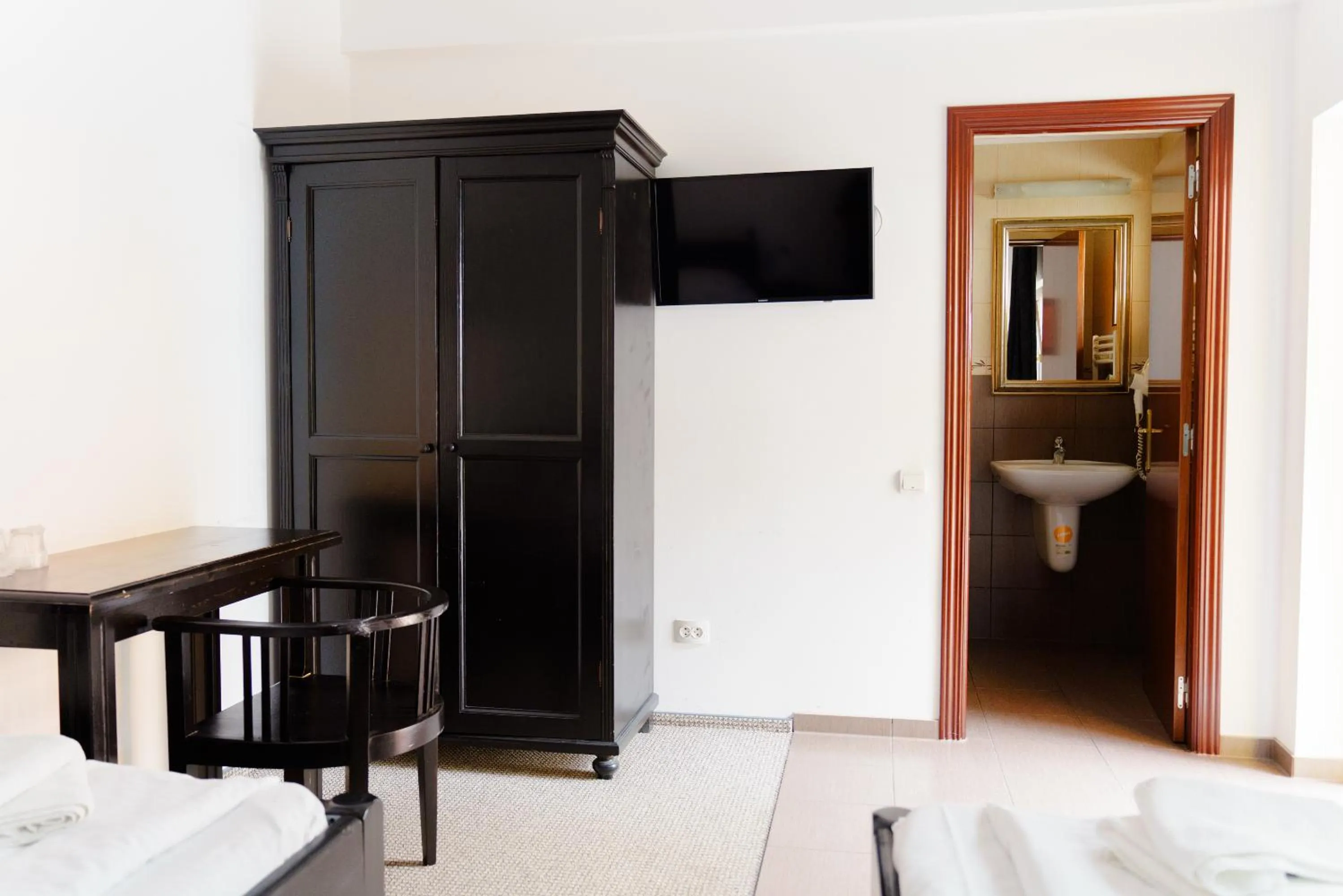 wardrobe in Complex Turistic Max International