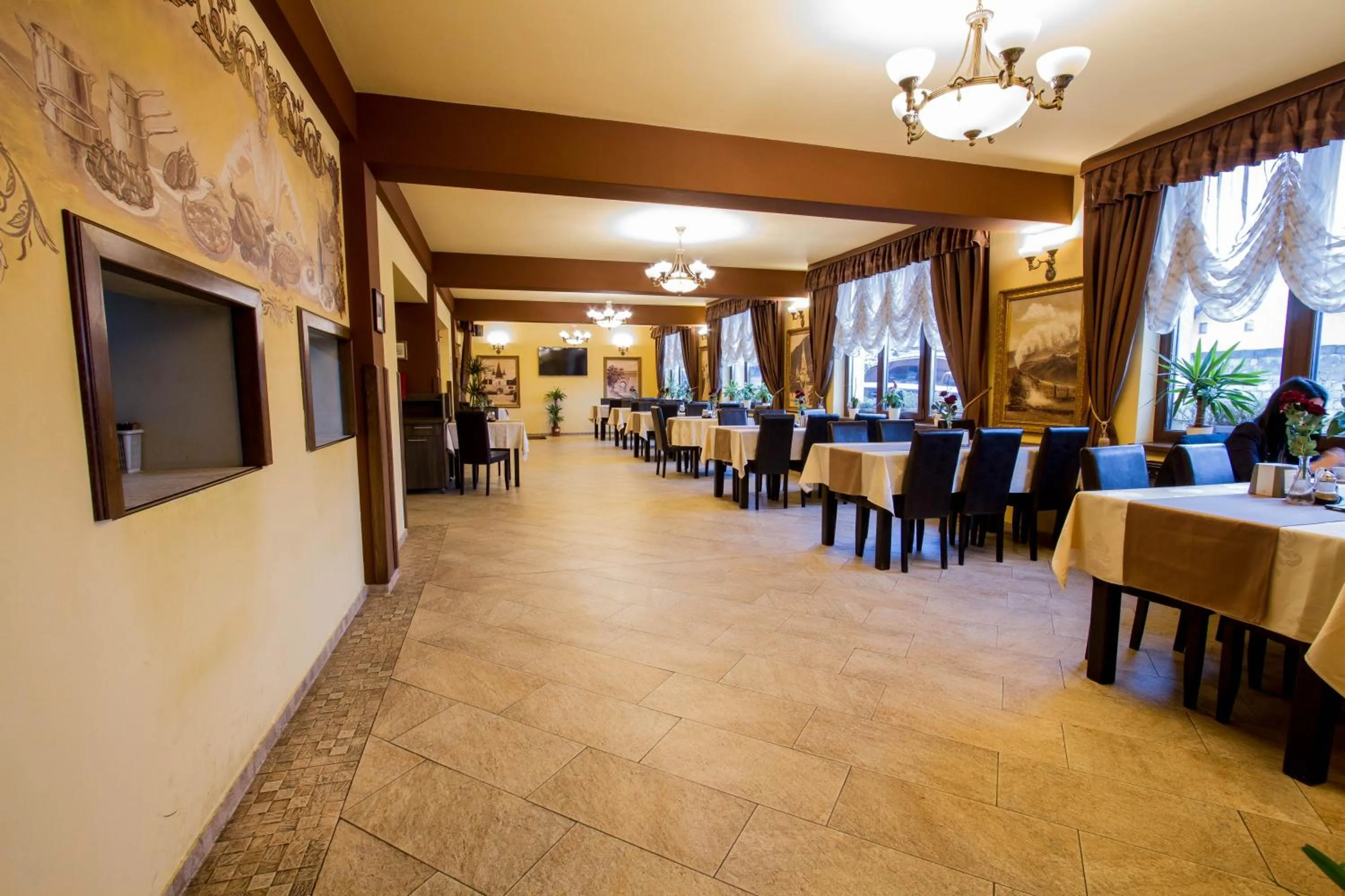 Restaurant/places to eat in Complex Turistic Max International