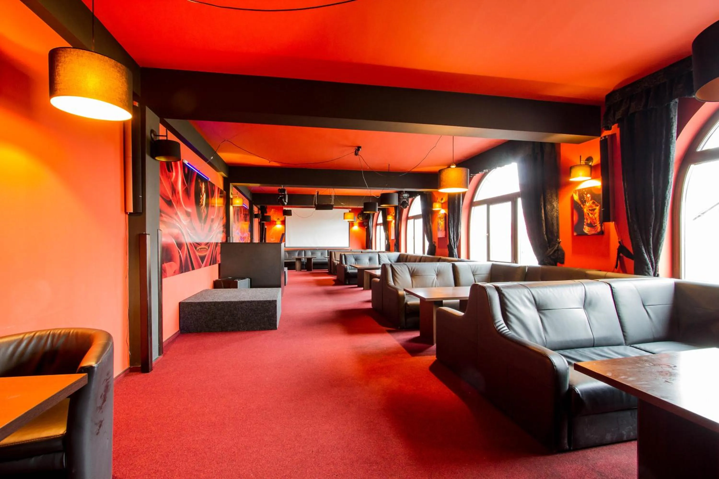 Nightclub / DJ in Complex Turistic Max International