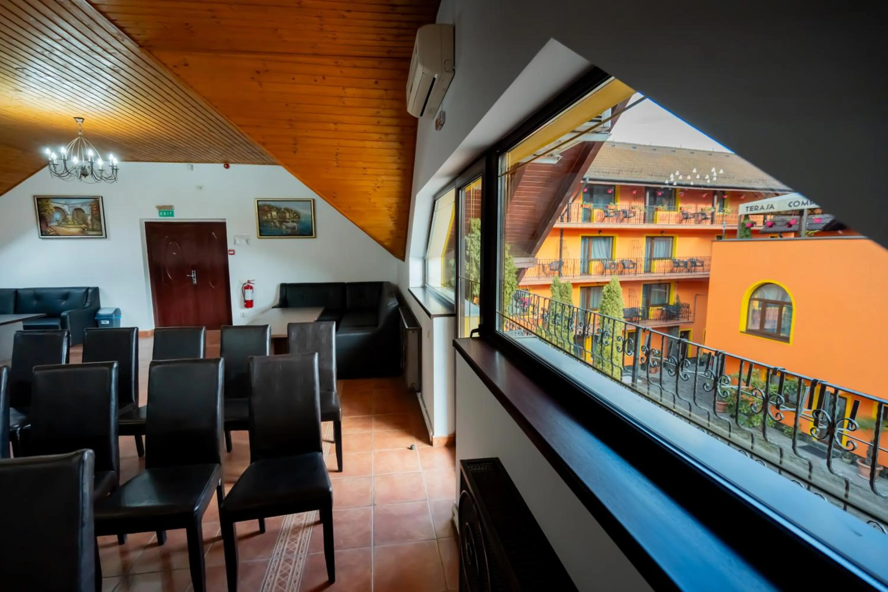 Business facilities in Complex Turistic Max International