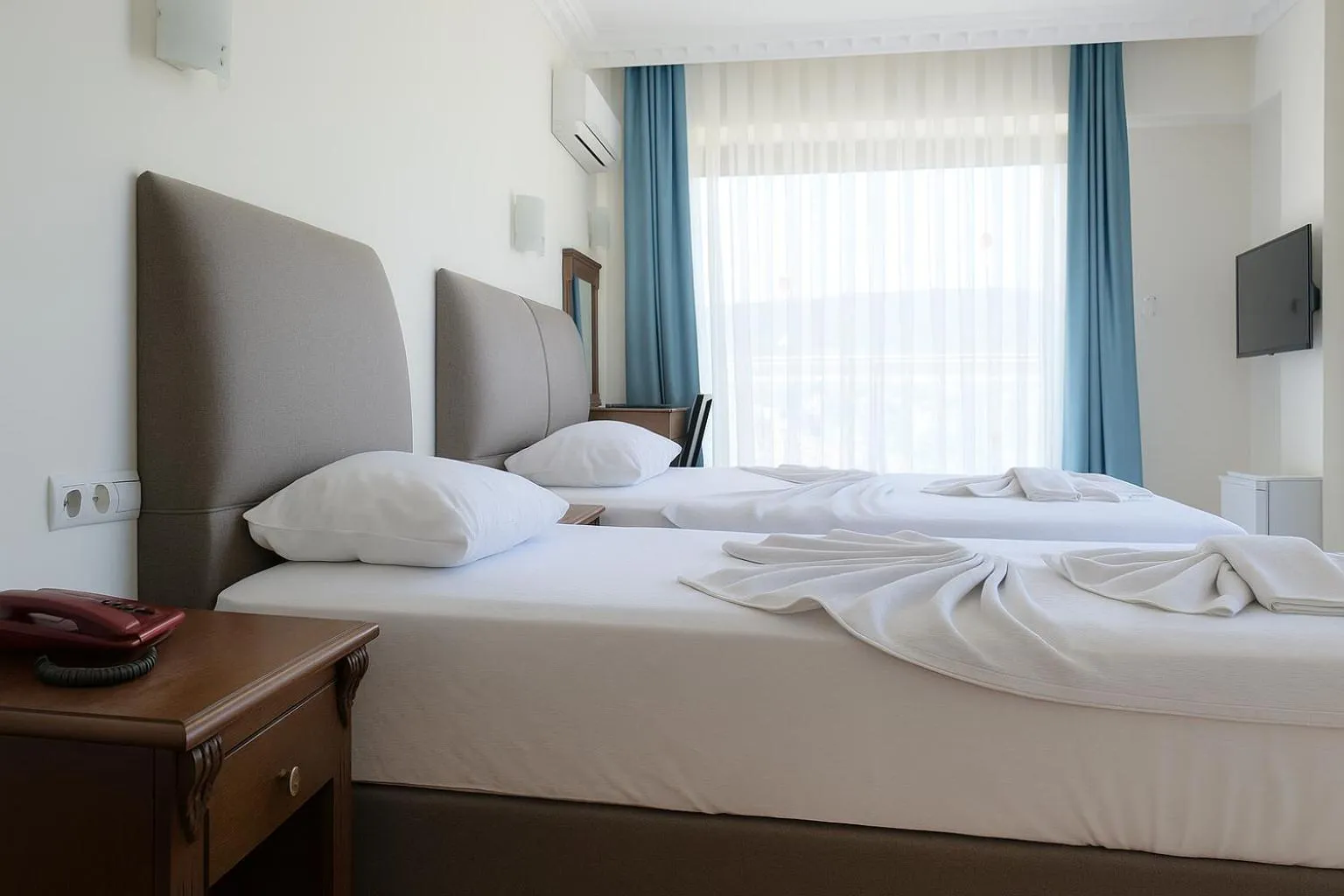 Photo of the whole room in CihanTürk Hotel