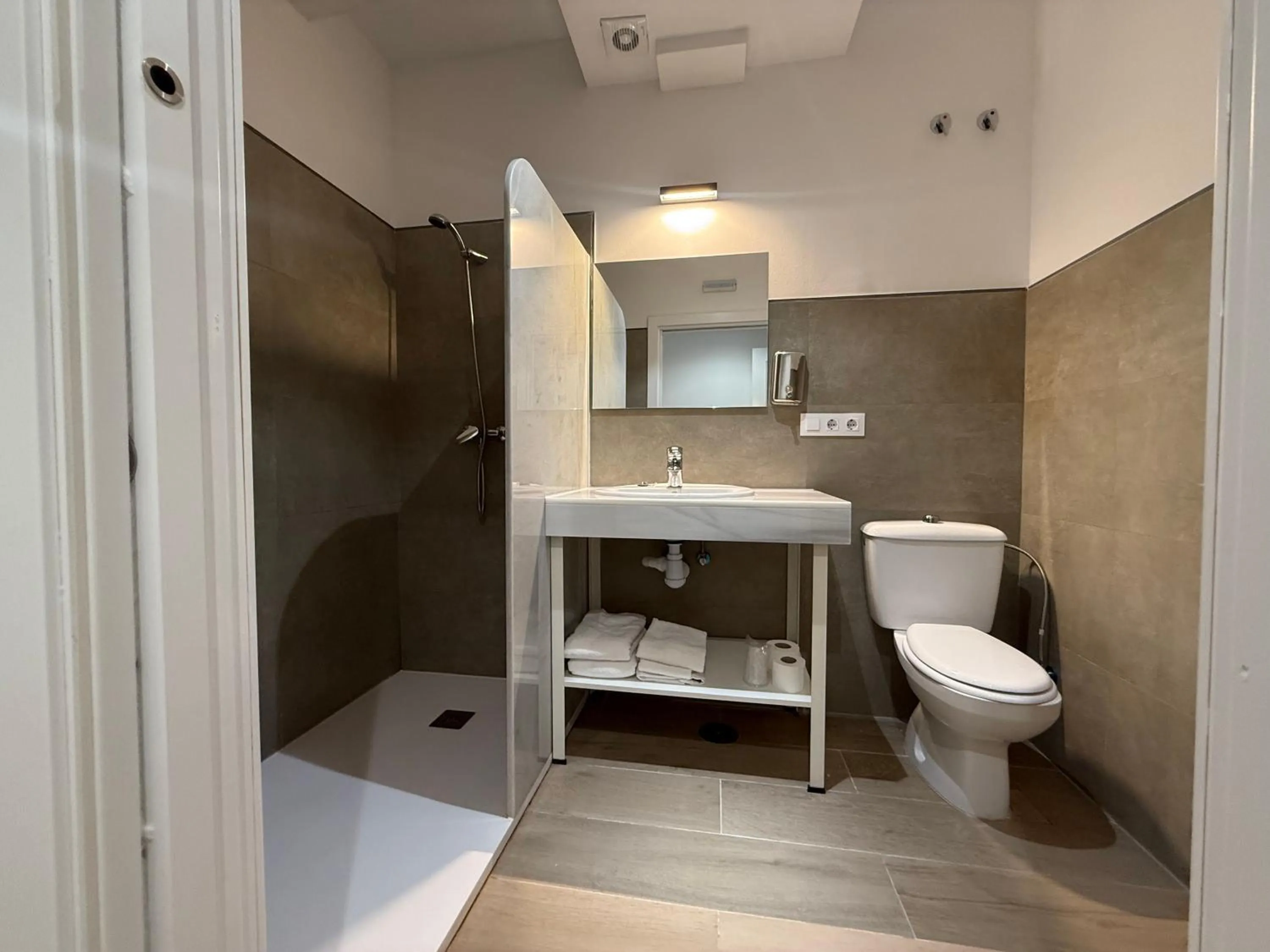 Bathroom in Hotel Quitagolpe