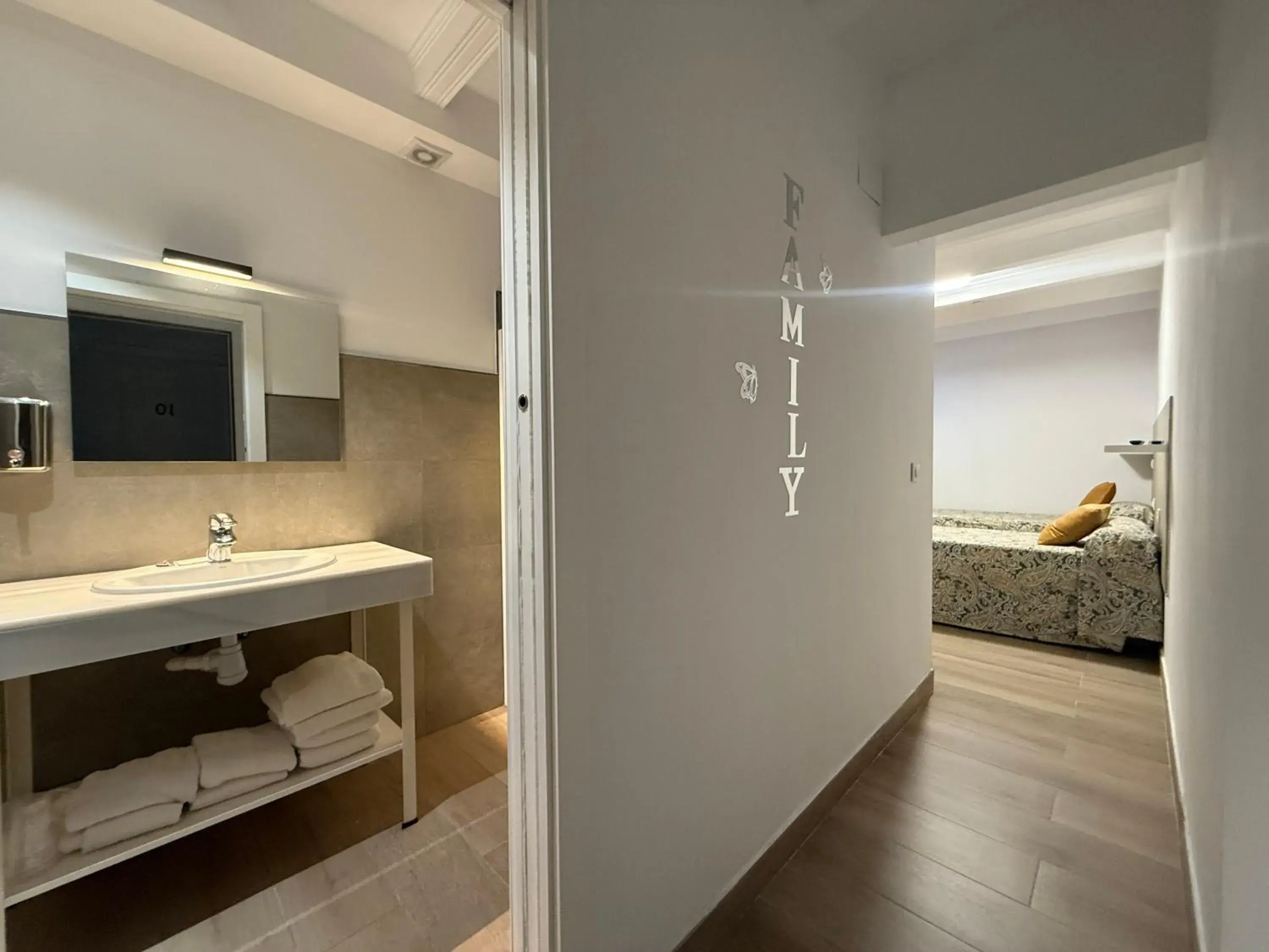 Family Double Room in Hotel Quitagolpe Family Double Room in Hotel Quitagolpe