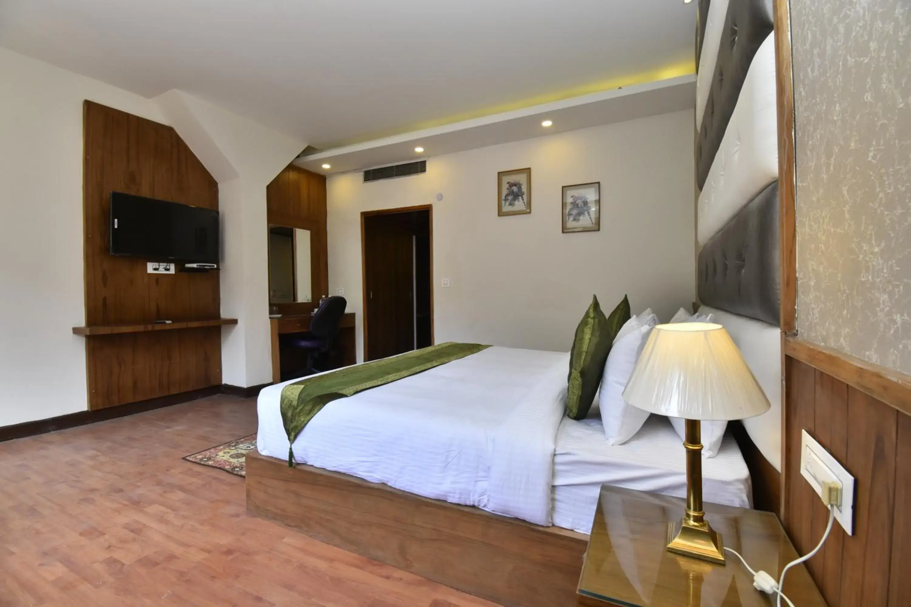 Family Double Room 4 Bed in Hotel Snowcrests Manor Family Double Room 4 Bed in Hotel Snowcrests Manor