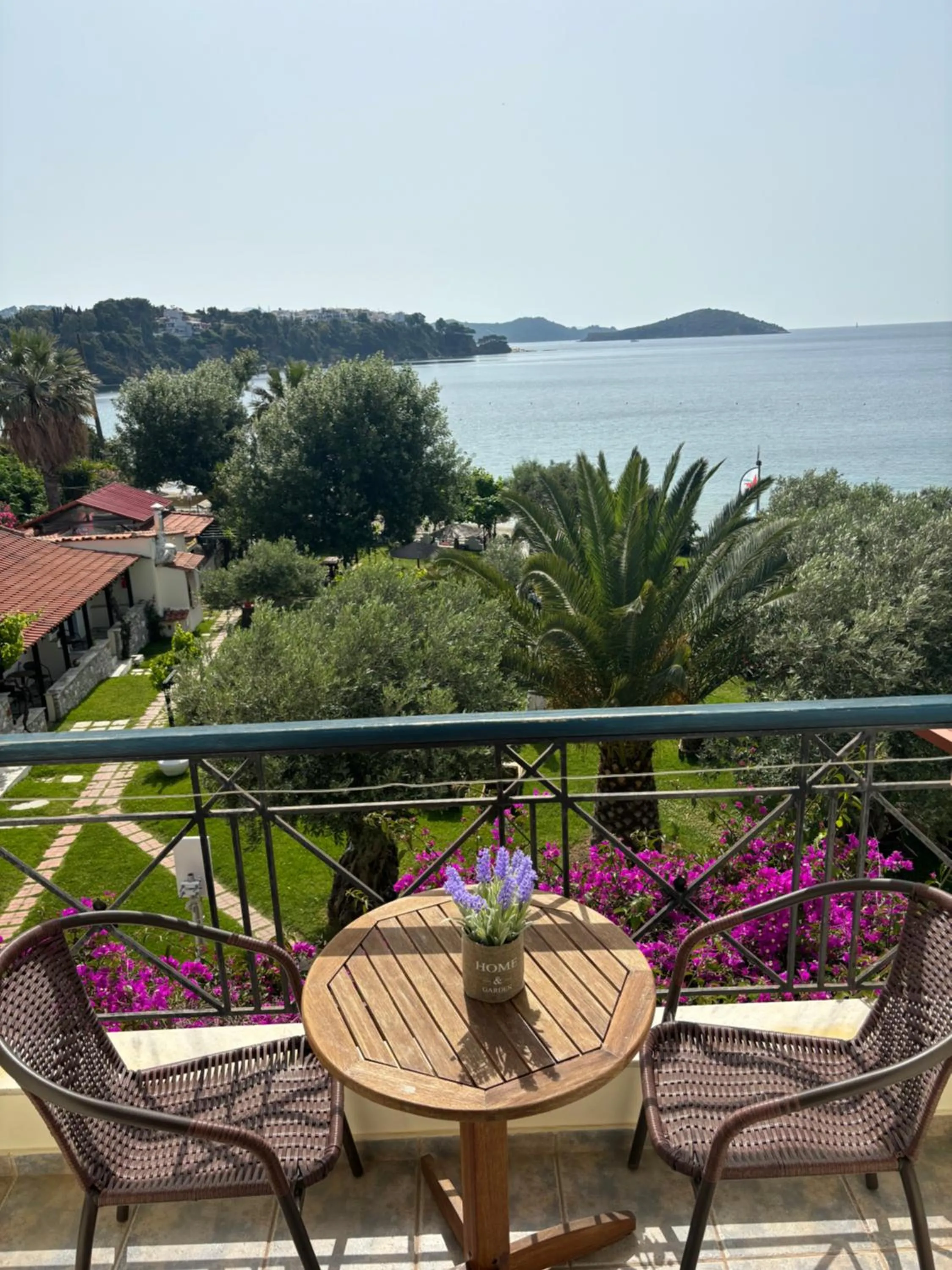 Angeliki Beach Hotel