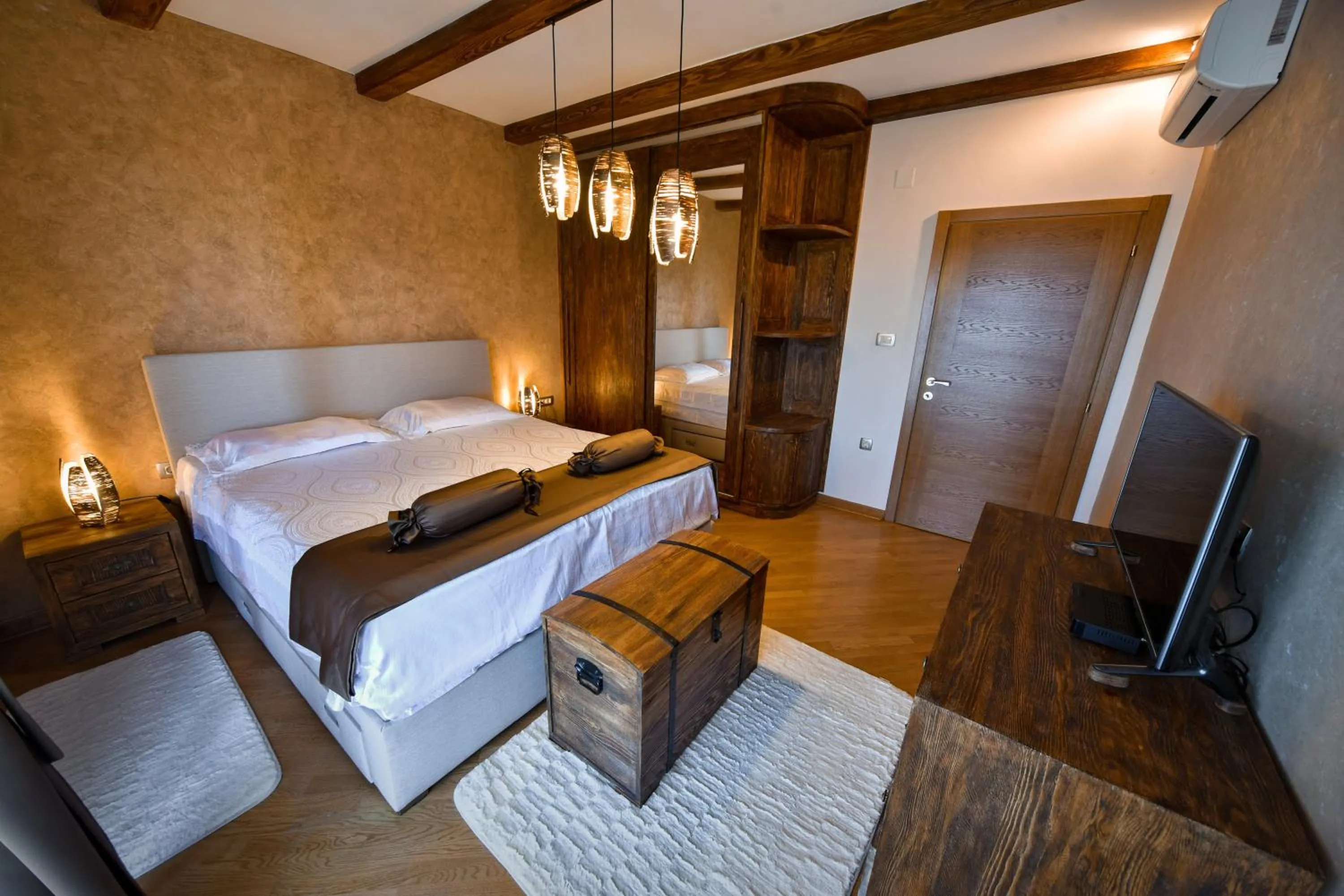 Photo of the whole room in Villa Dub