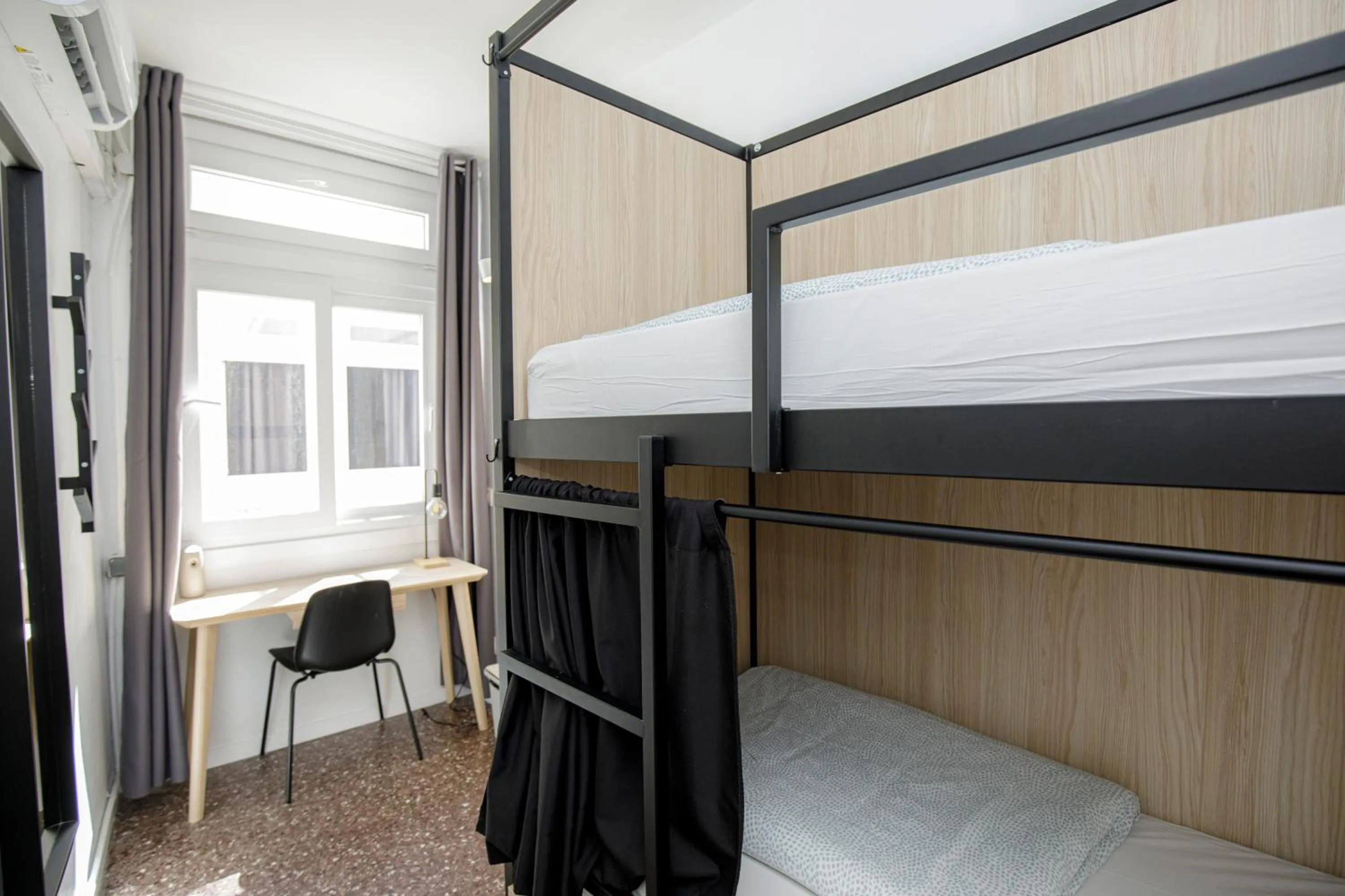 Bed in Onefam Les Corts