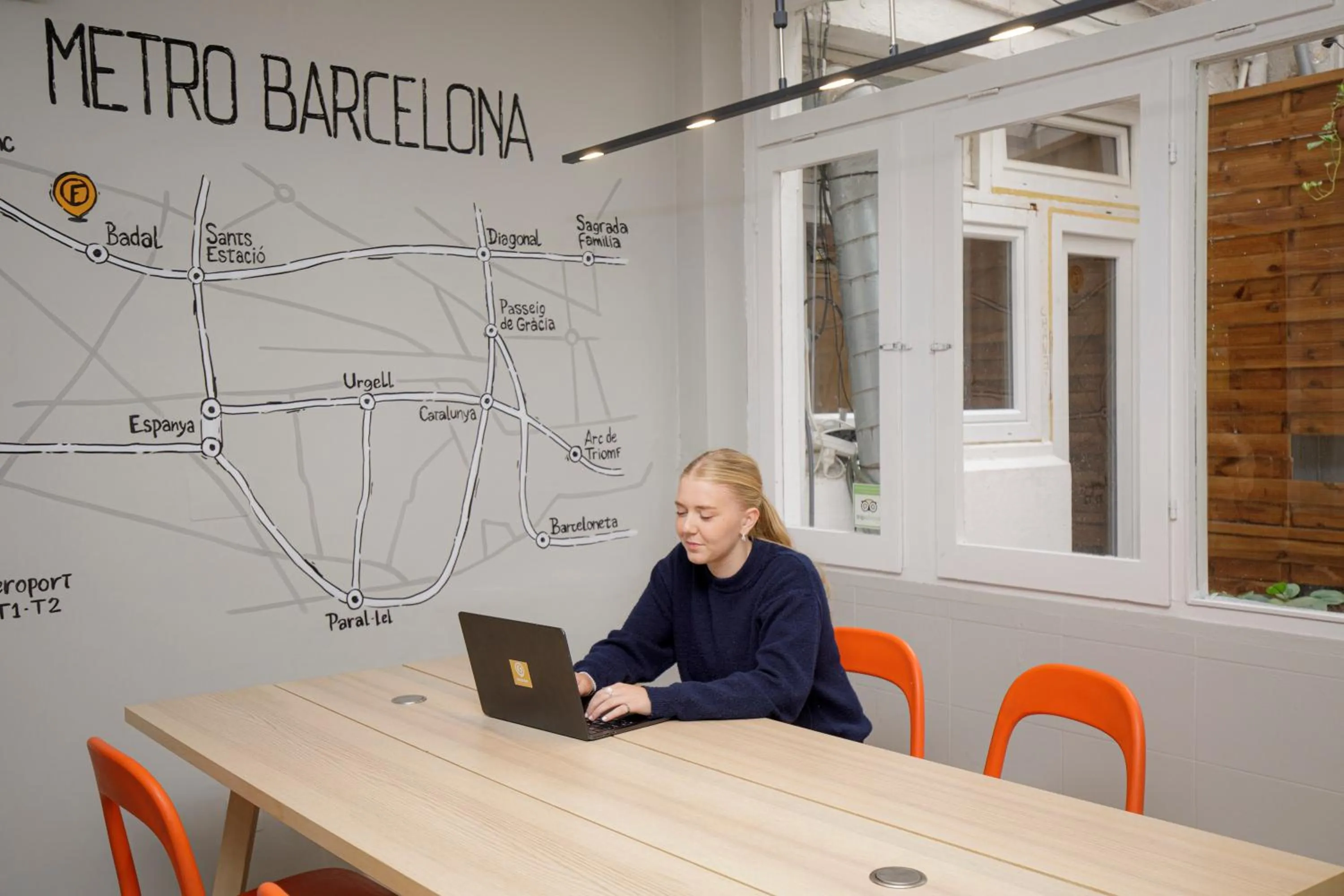 People in Onefam Les Corts