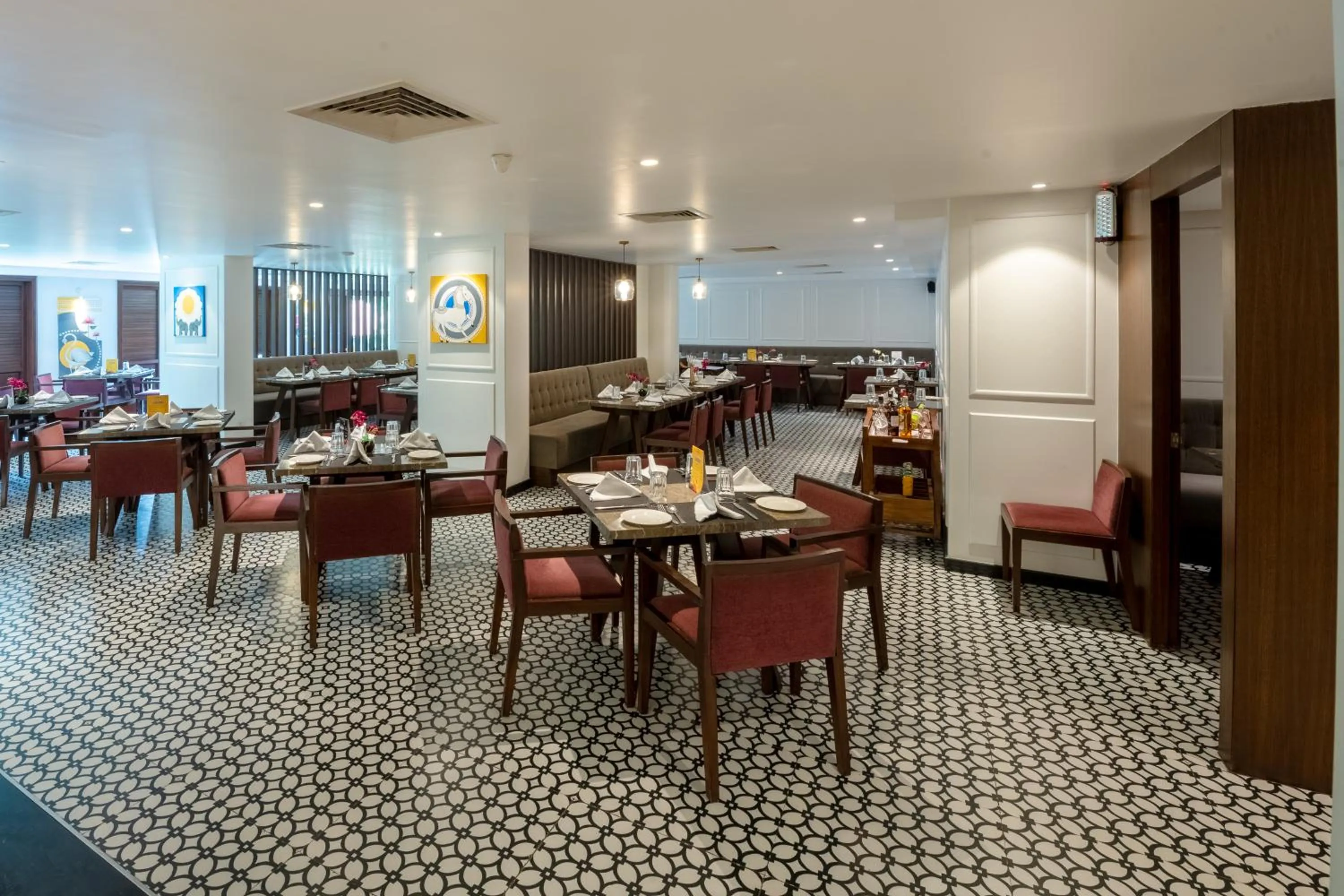 Restaurant/places to eat in Southern Star,Mysore