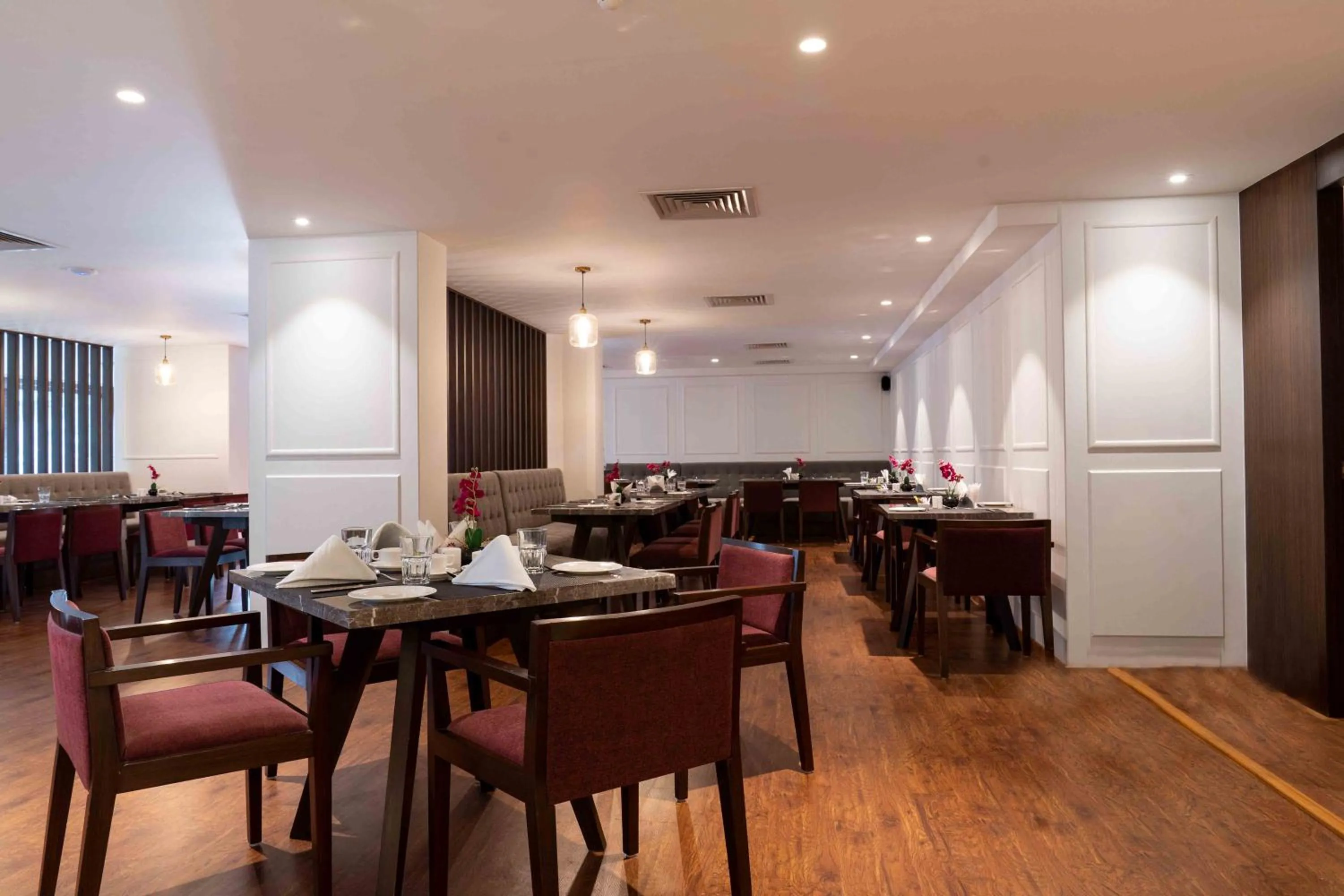 Restaurant/places to eat in Southern Star,Mysore