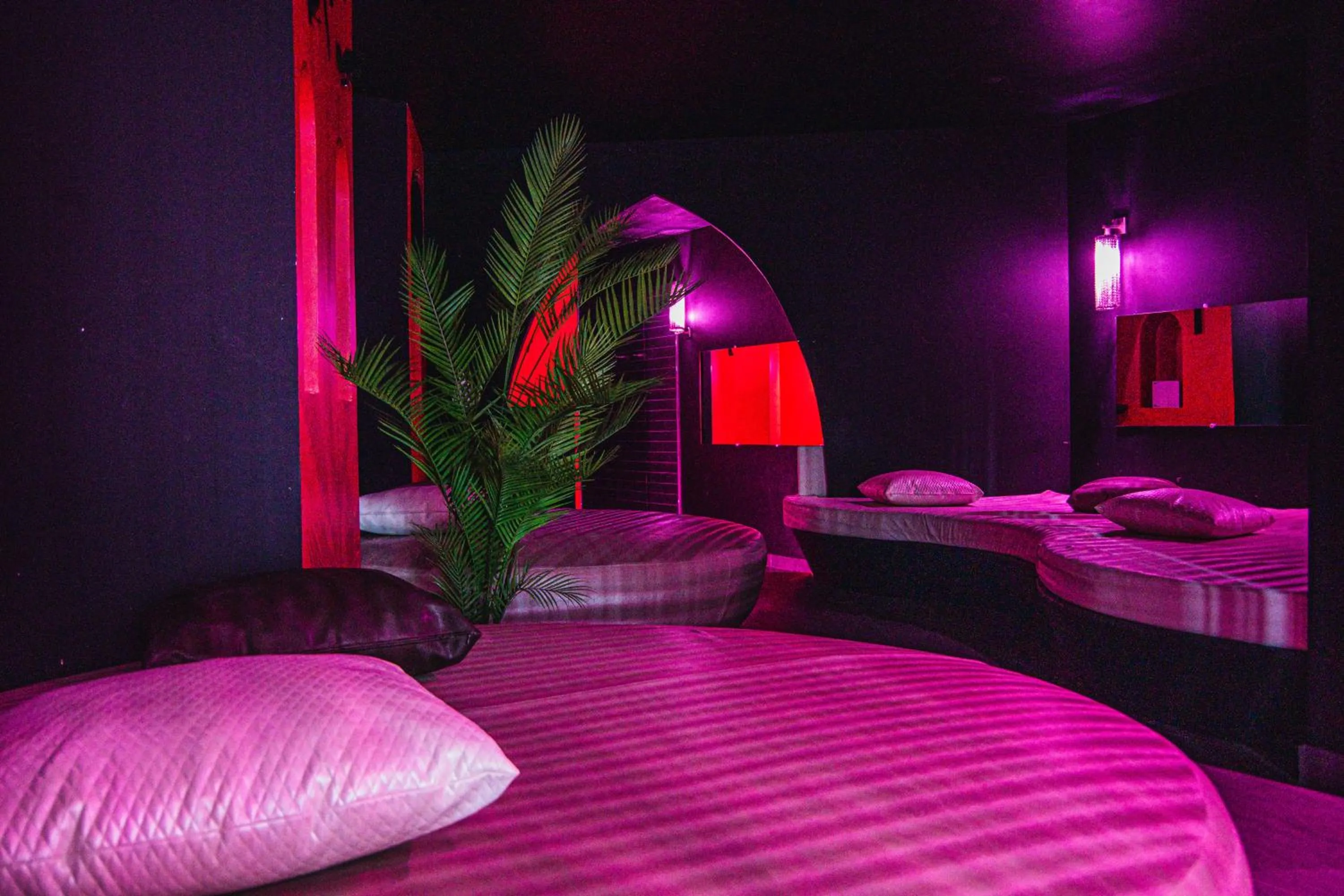 Steam room, Bed in Oz'Inn Hôtel & Spa