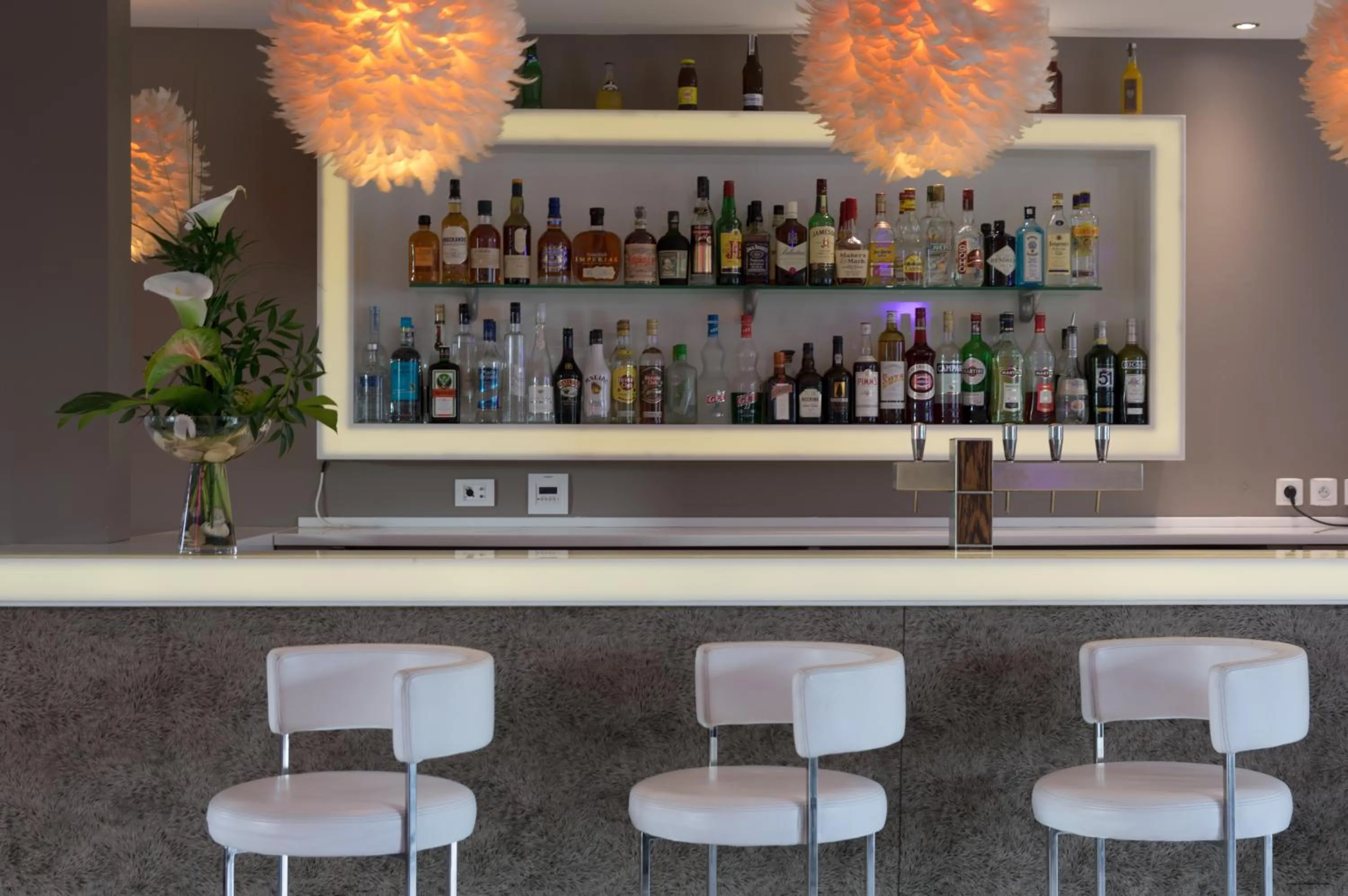 Lounge or bar in Oz'Inn Hôtel & Spa