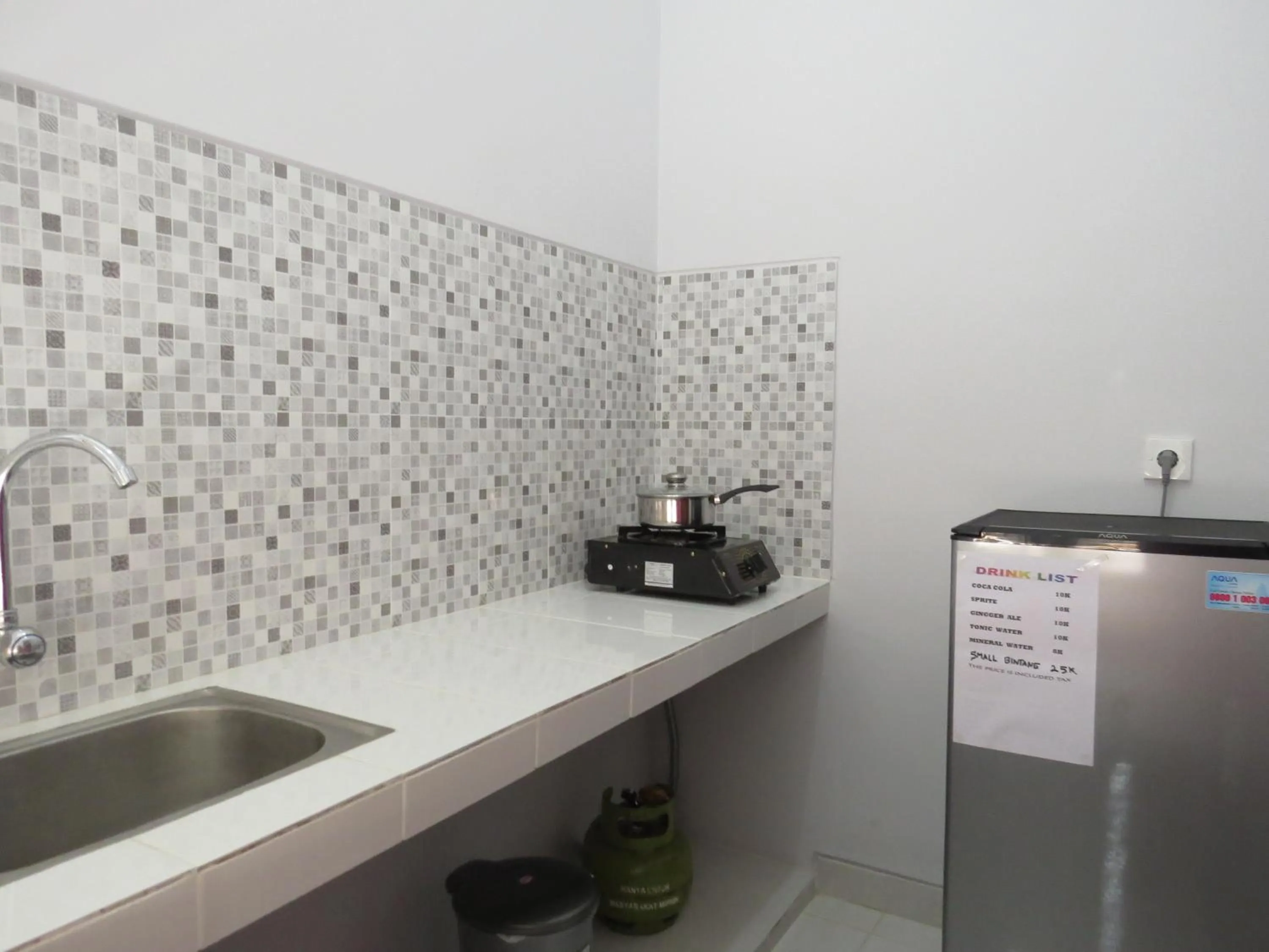 Kitchen or kitchenette in Blue Royal Amed